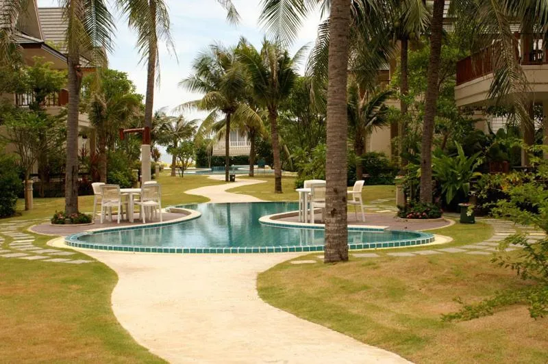 Swimming pool in Baan Talay Samran 4 Bedrooms Villa with Beach and 3 pools
