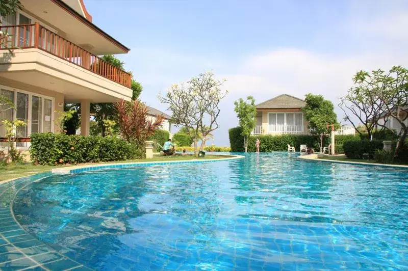 Swimming pool in Baan Talay Samran 4 Bedrooms Villa with Beach and 3 pools Swimming pool in Baan Talay Samran 4 Bedrooms Villa with Beach and 3 pools