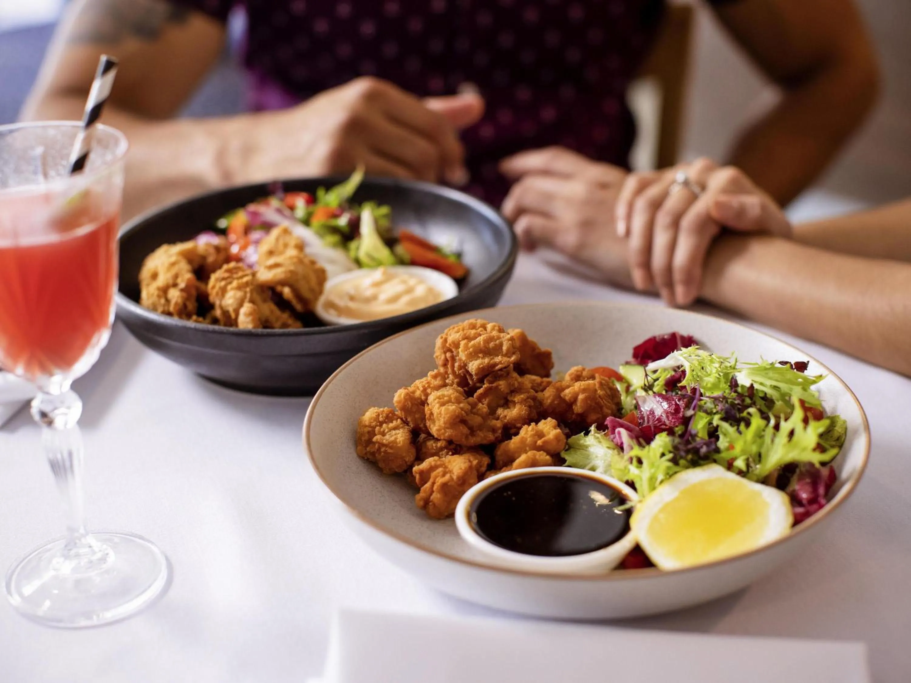 Lounge or bar in Novotel Sydney Parramatta