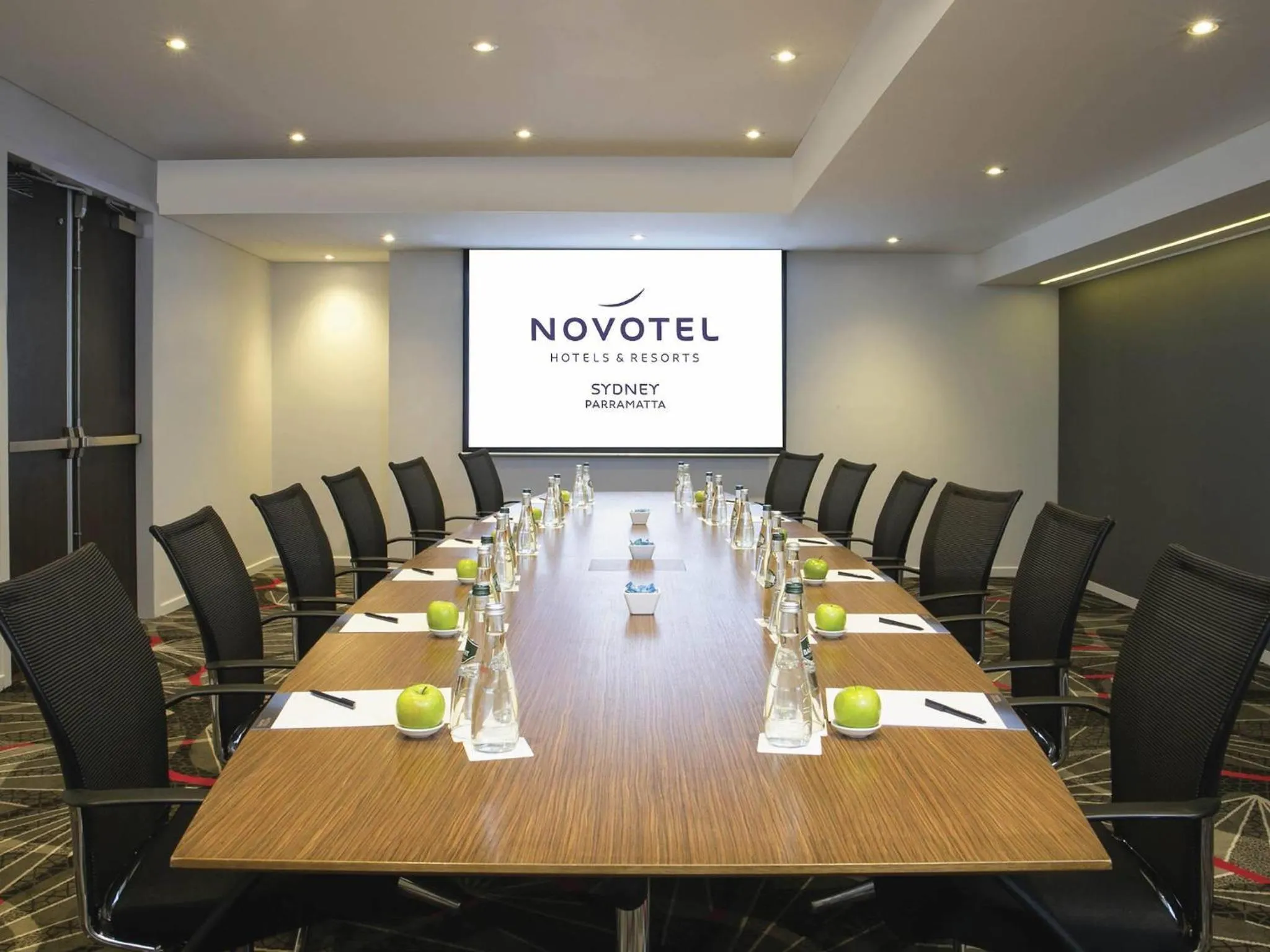 Meeting/conference room in Novotel Sydney Parramatta