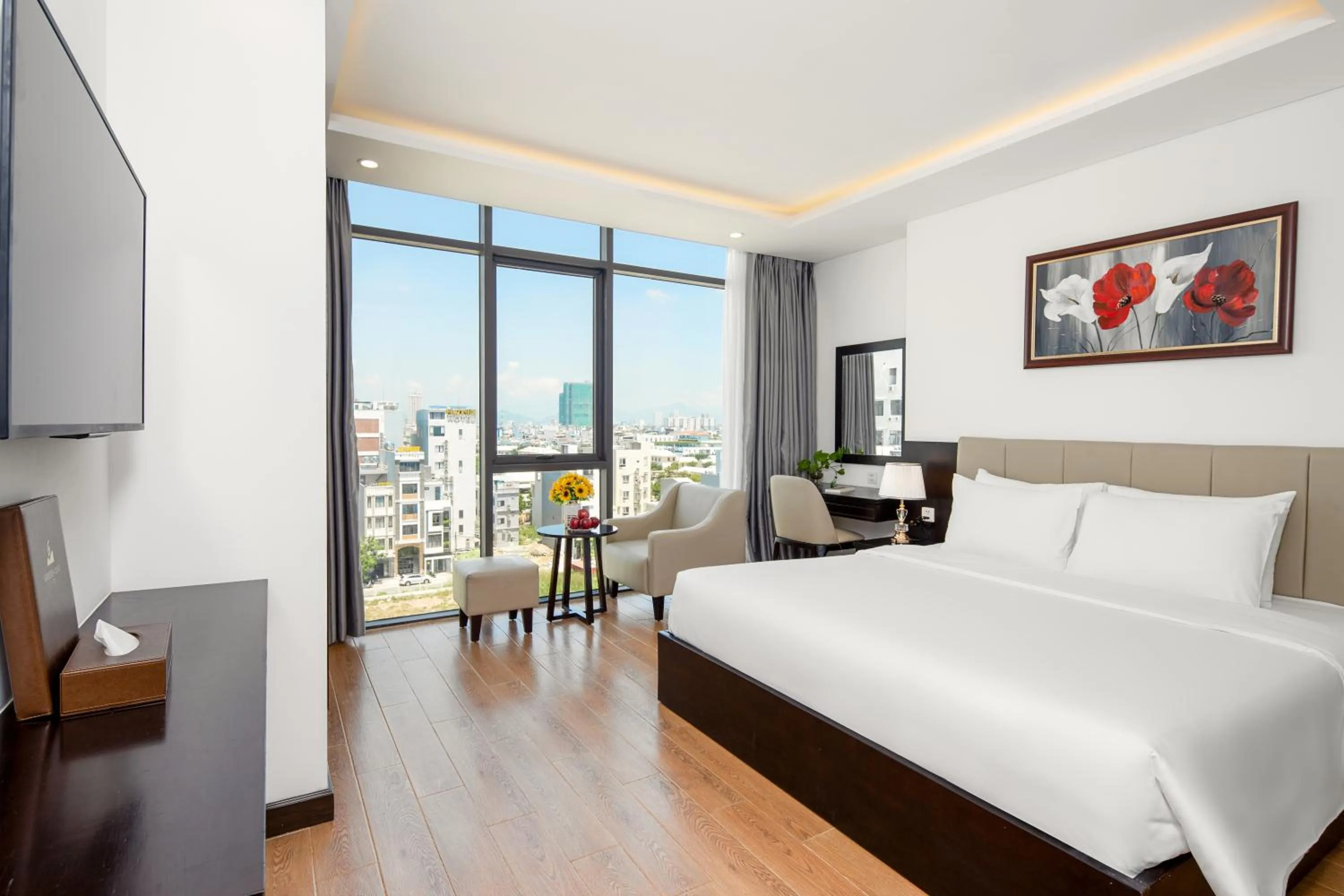 Photo of the whole room, Bed in Golden Line Hotel Danang