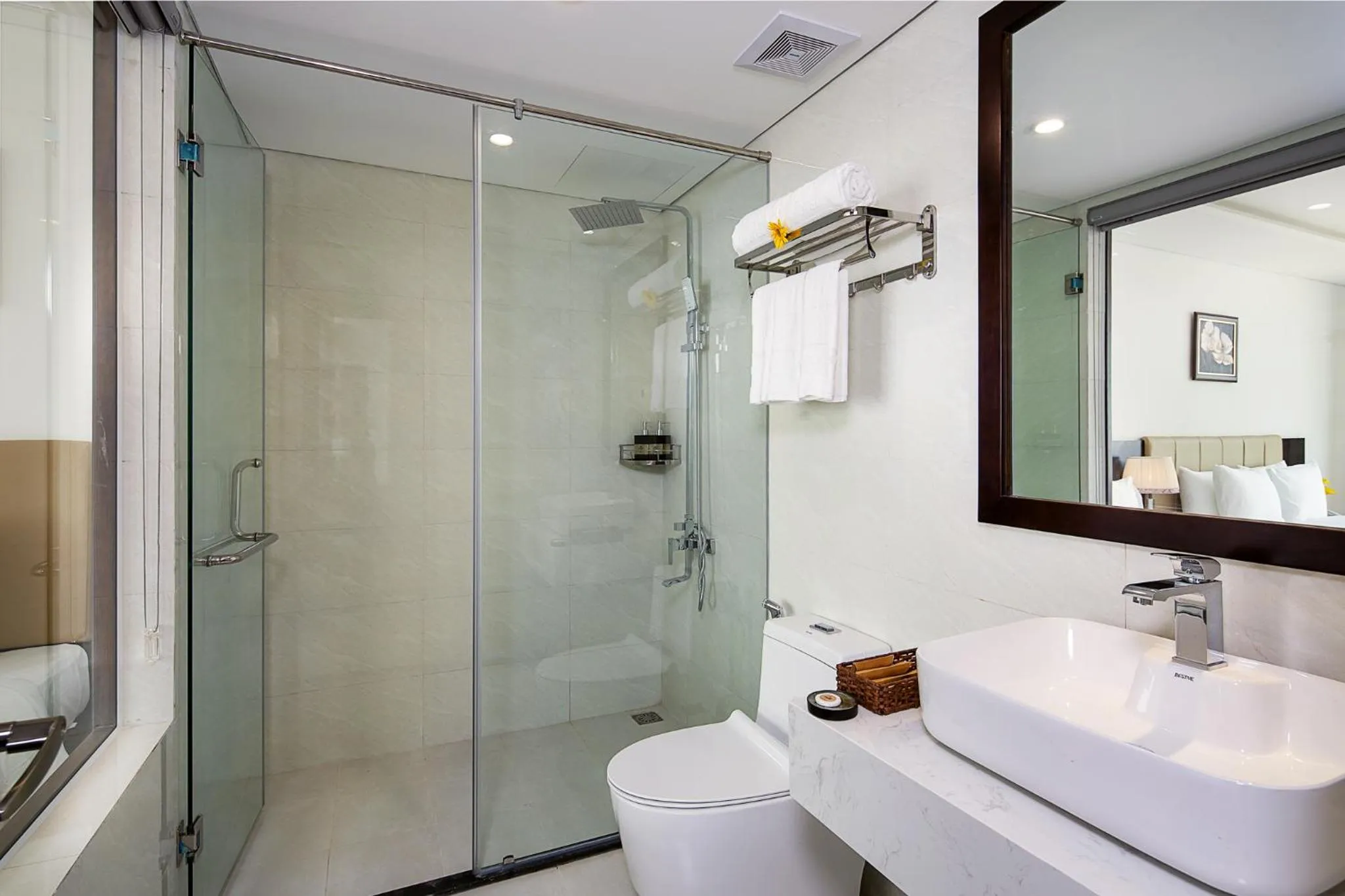 Bathroom in Golden Line Hotel Danang
