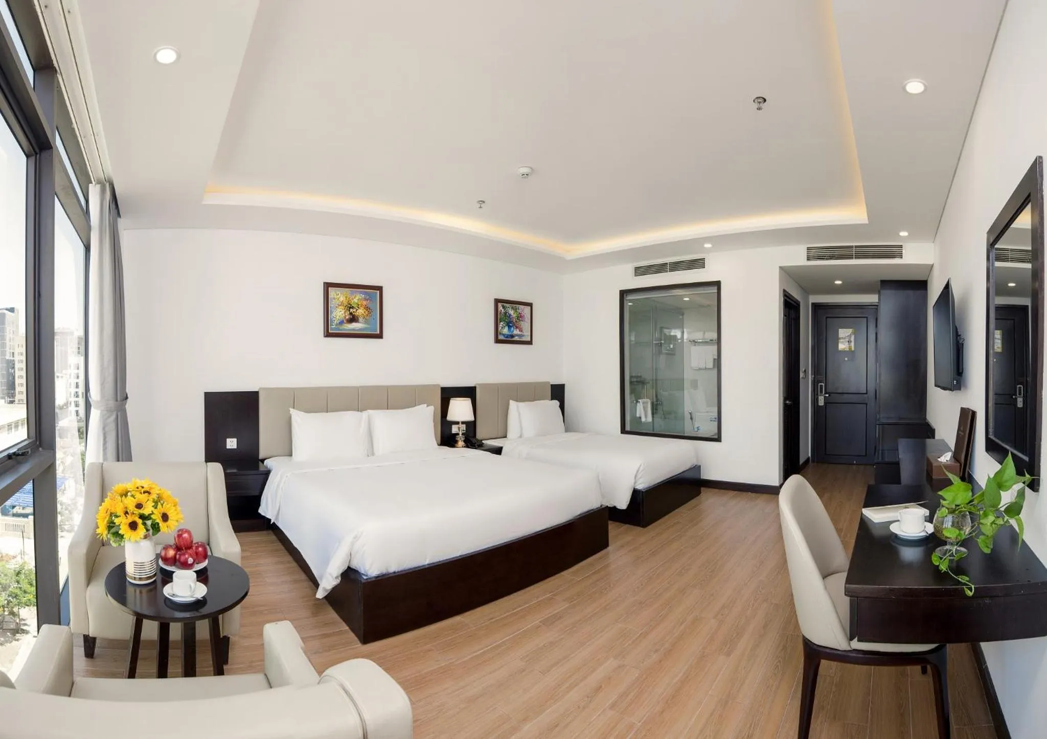 Photo of the whole room, Bed in Golden Line Hotel Danang