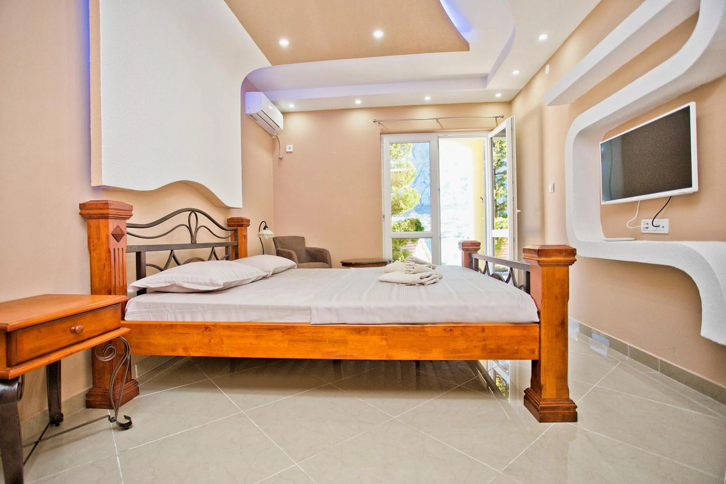 Bed in Apartments Bella Vista