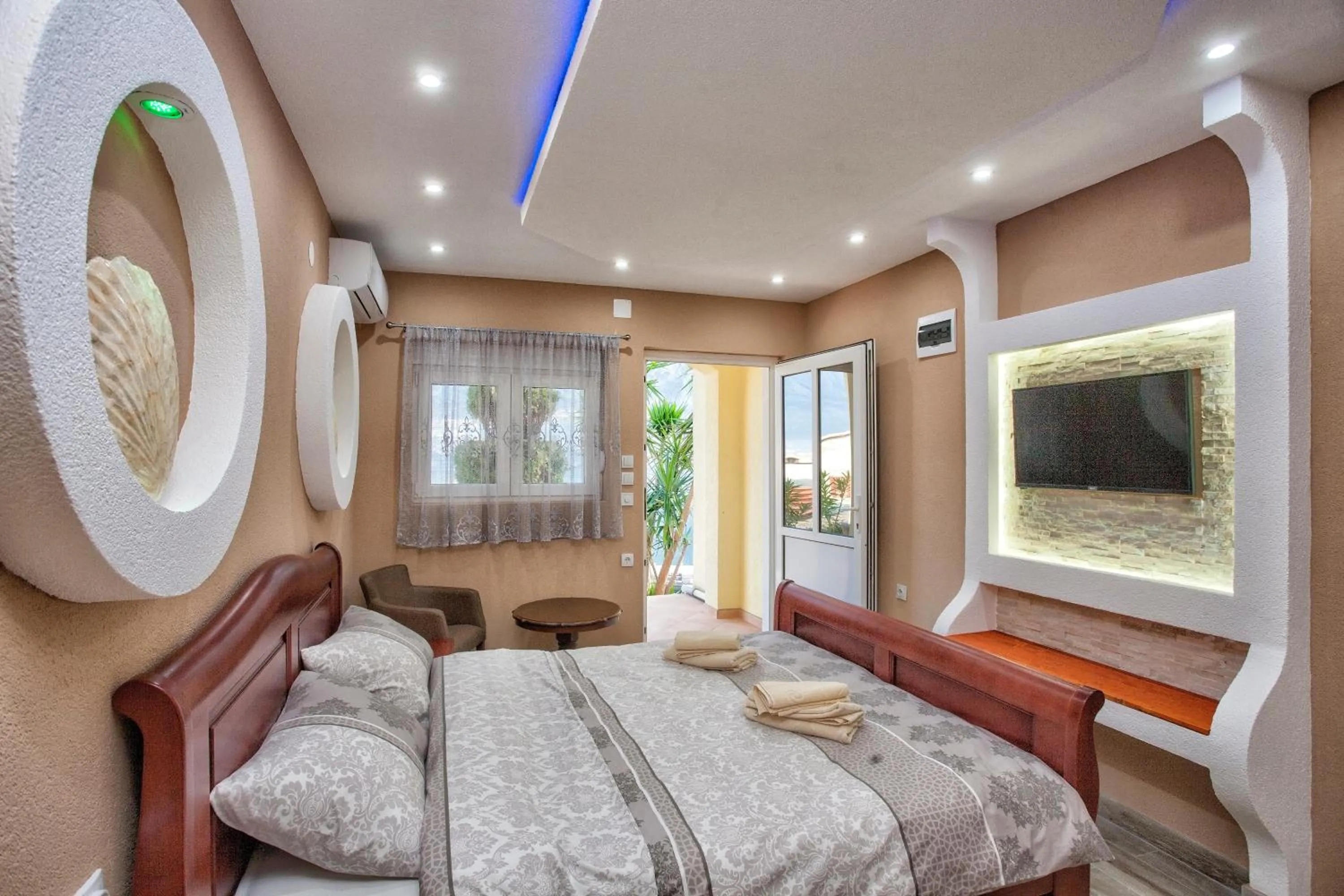 Bed in Apartments Bella Vista