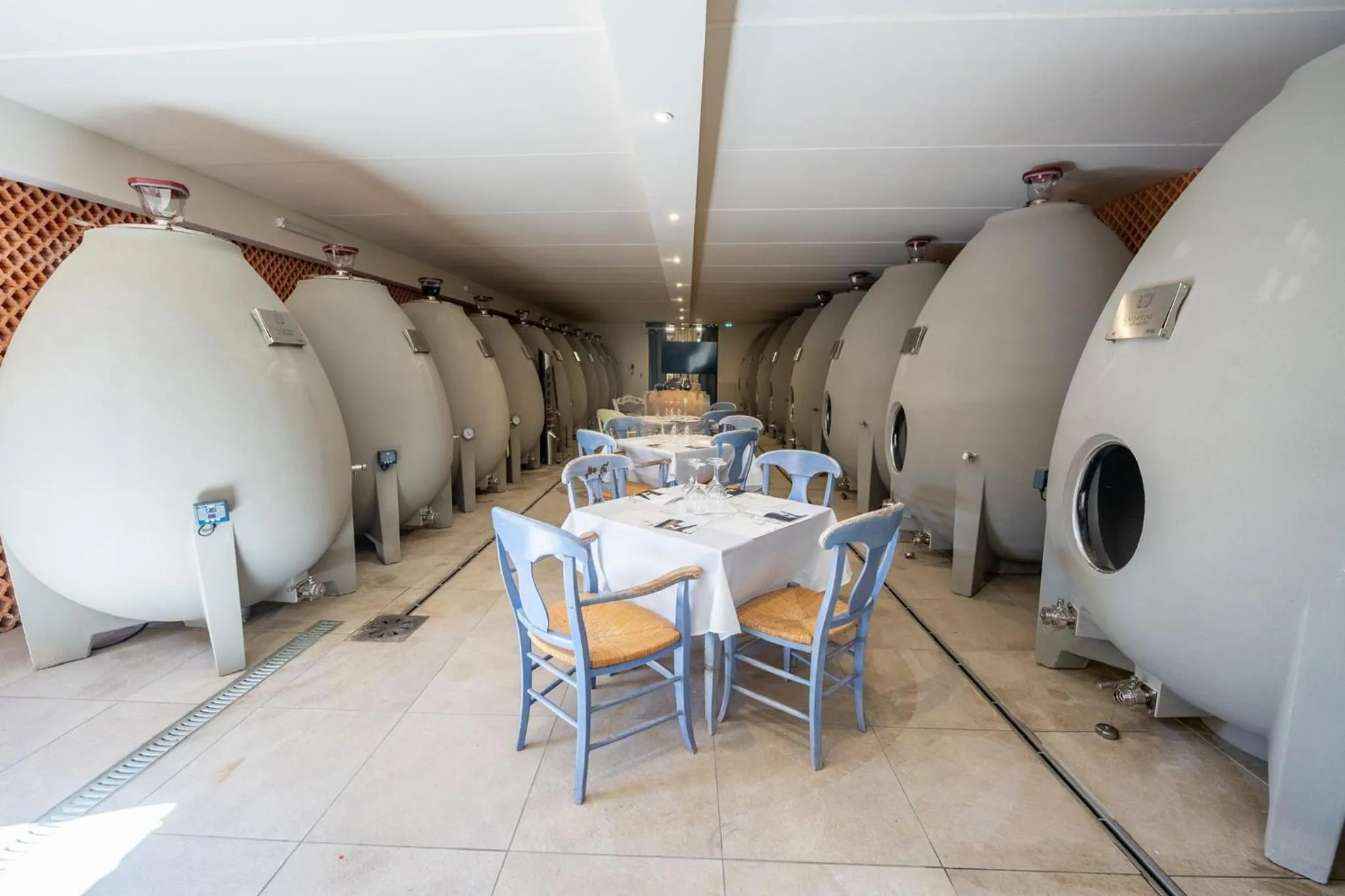 Château Catherine de Montgolfier - B&B et Gites - Piscine - Domaine viticole bio avec dégustation