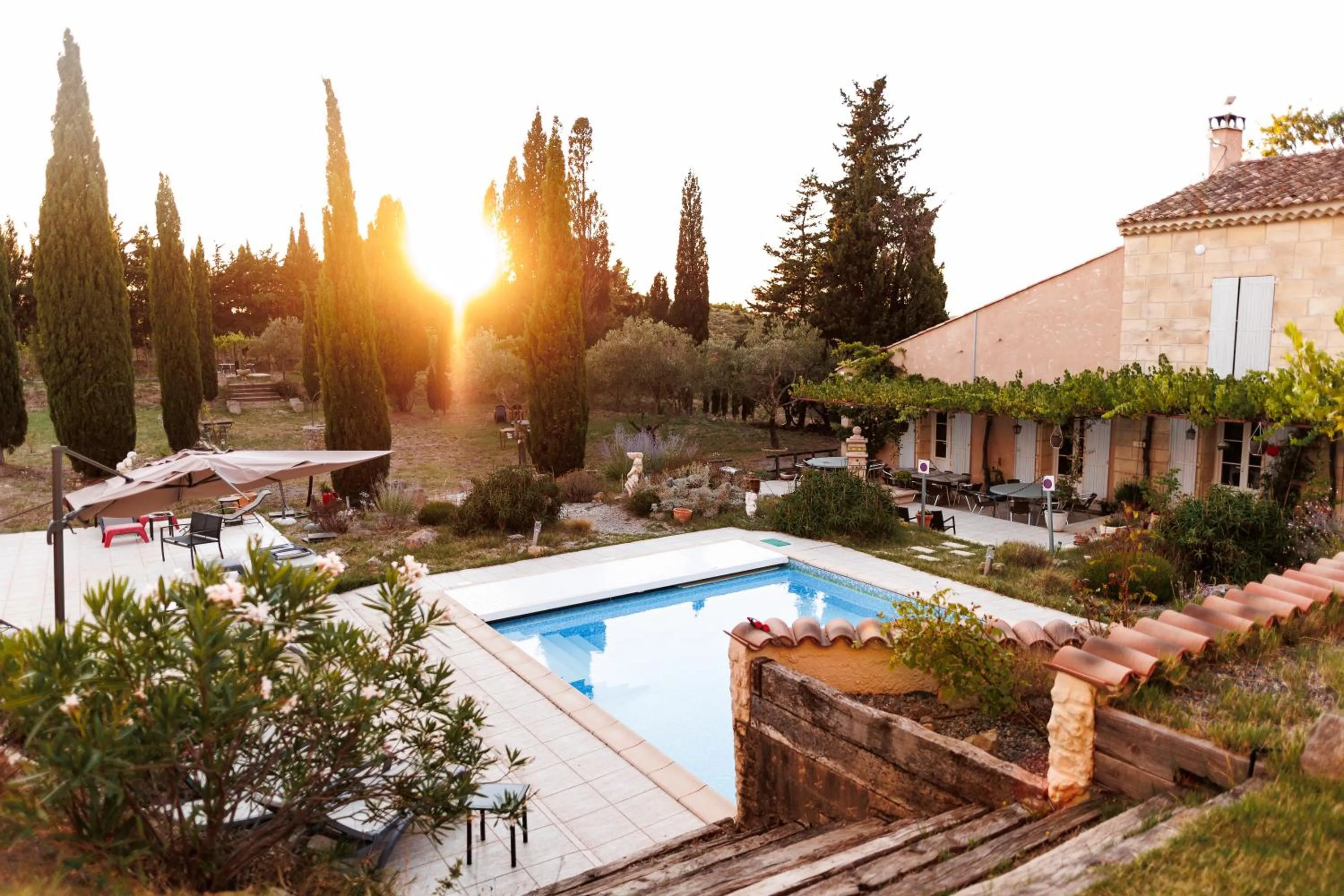 Château Catherine de Montgolfier - B&B et Gites - Piscine - Domaine viticole bio avec dégustation