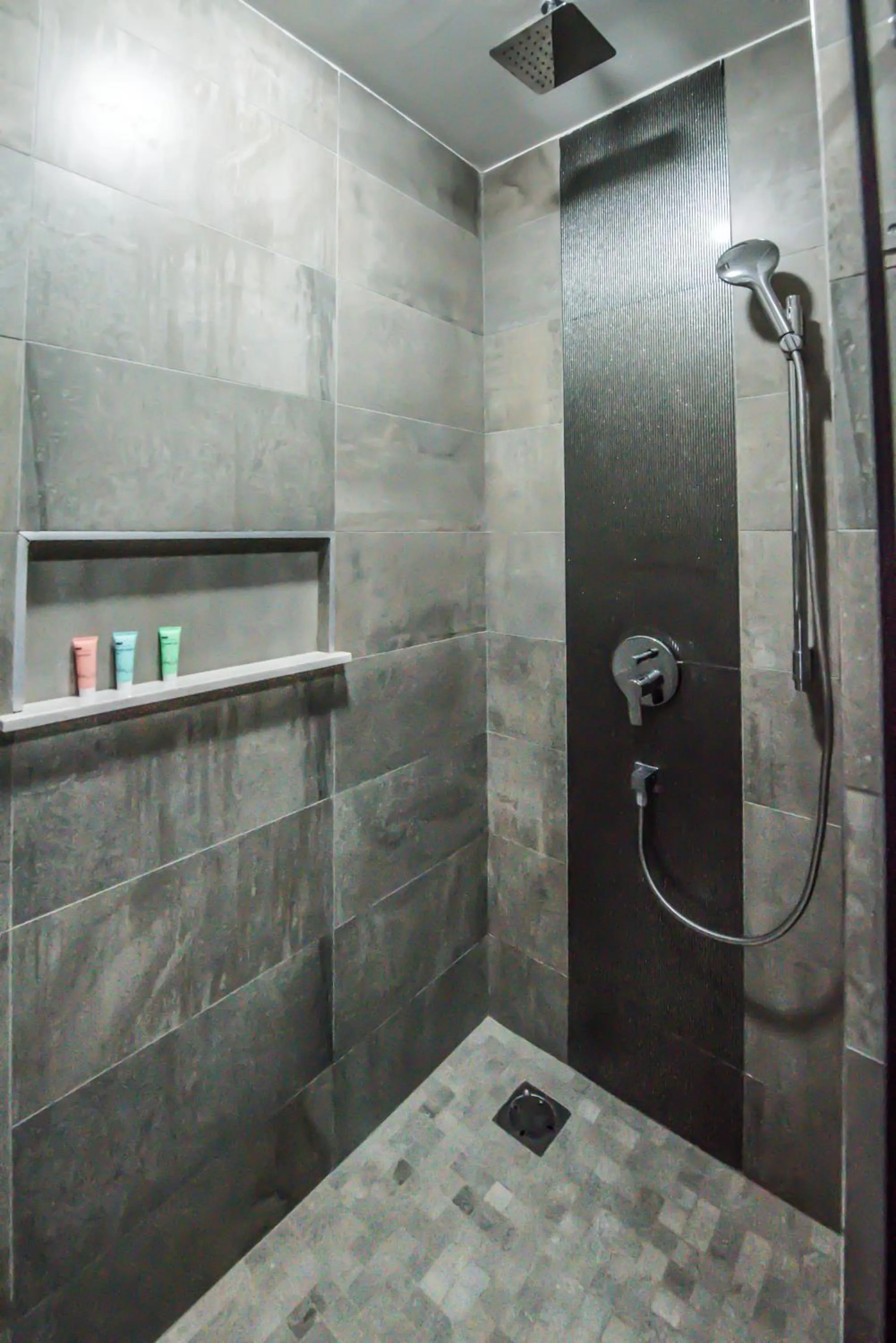 Shower in Glam Hotel Nairobi - Near Westgate Mall, Westlands