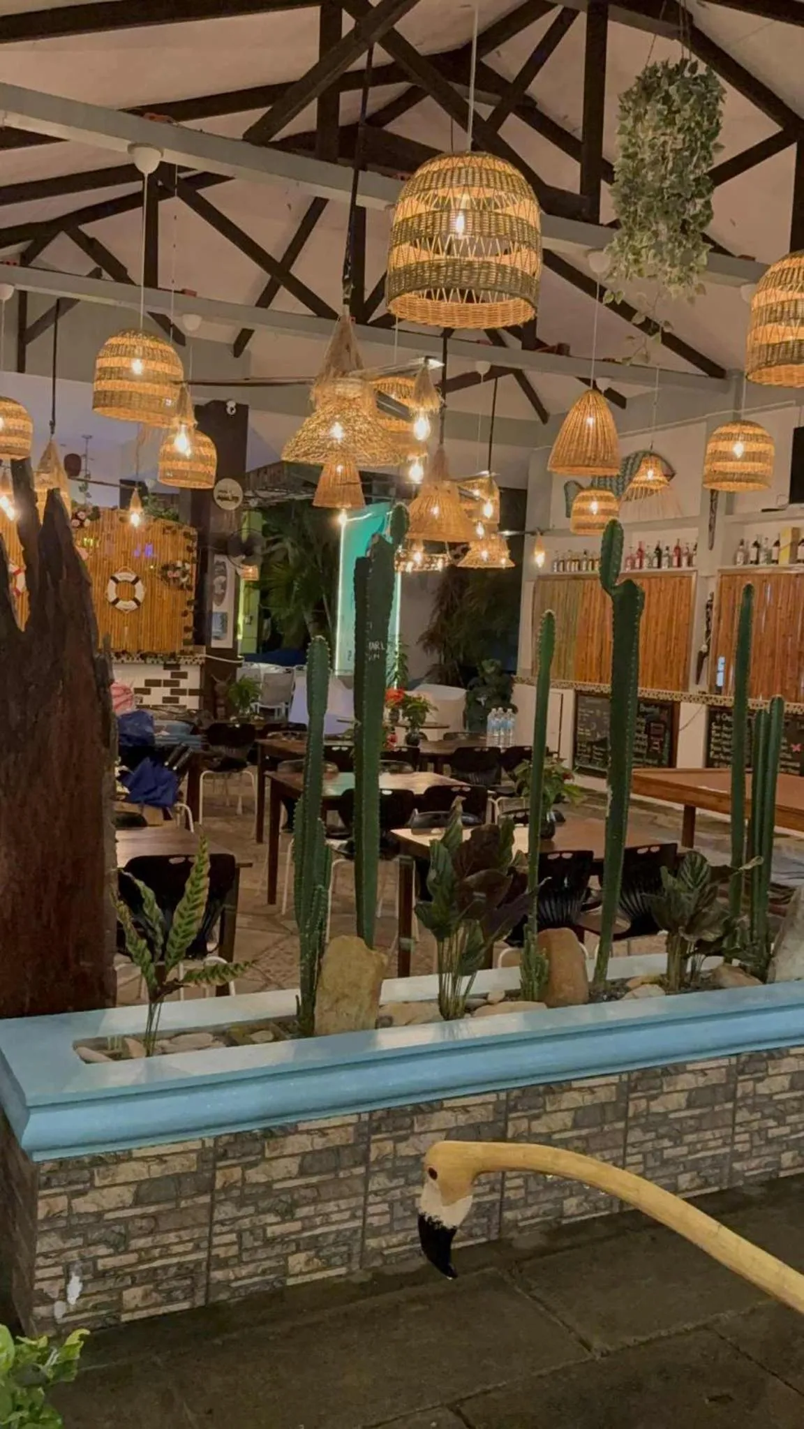 Restaurant/places to eat in Ferellee Beach Front Inn