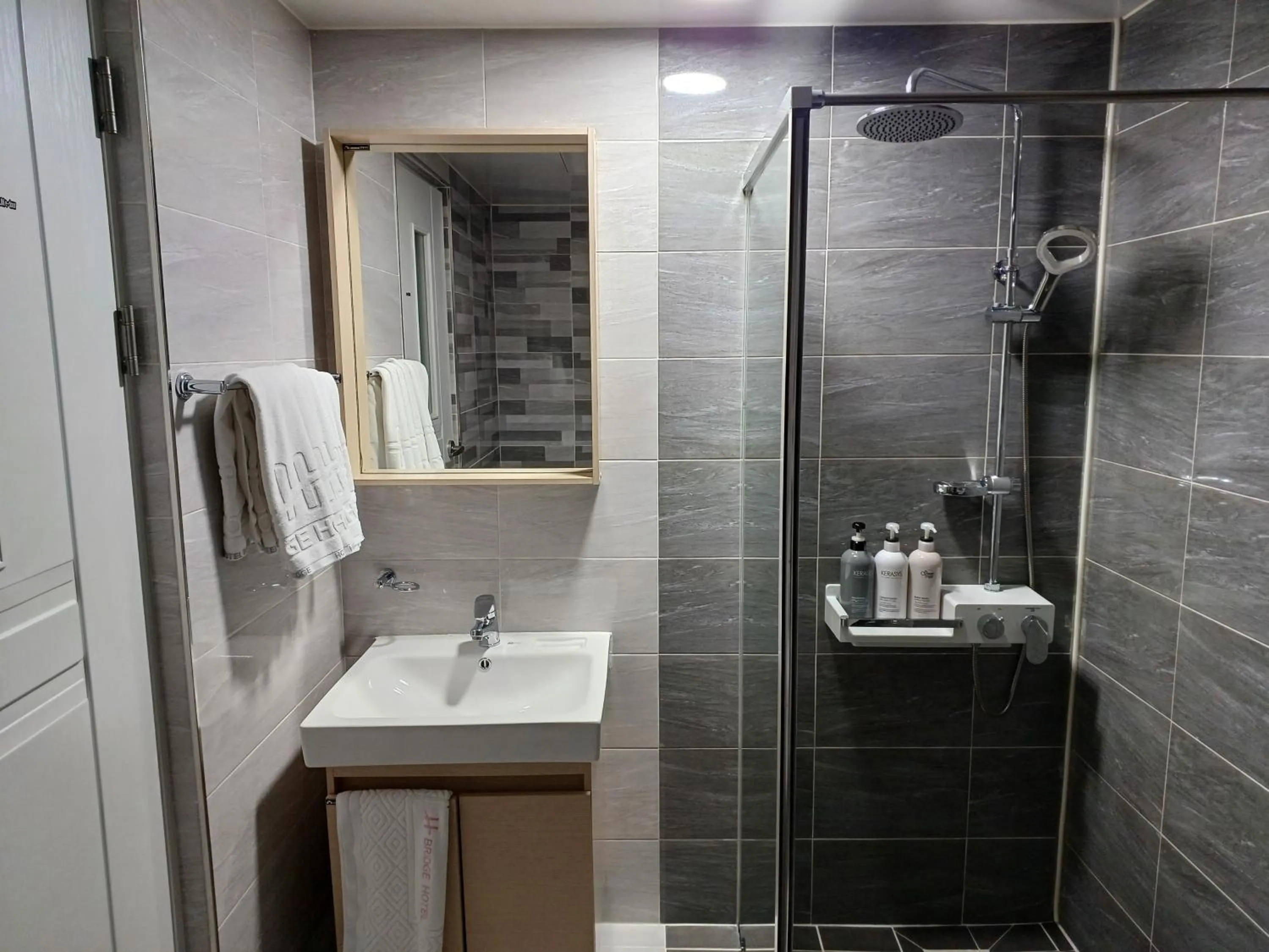 Tongyeong Bridge Hotel