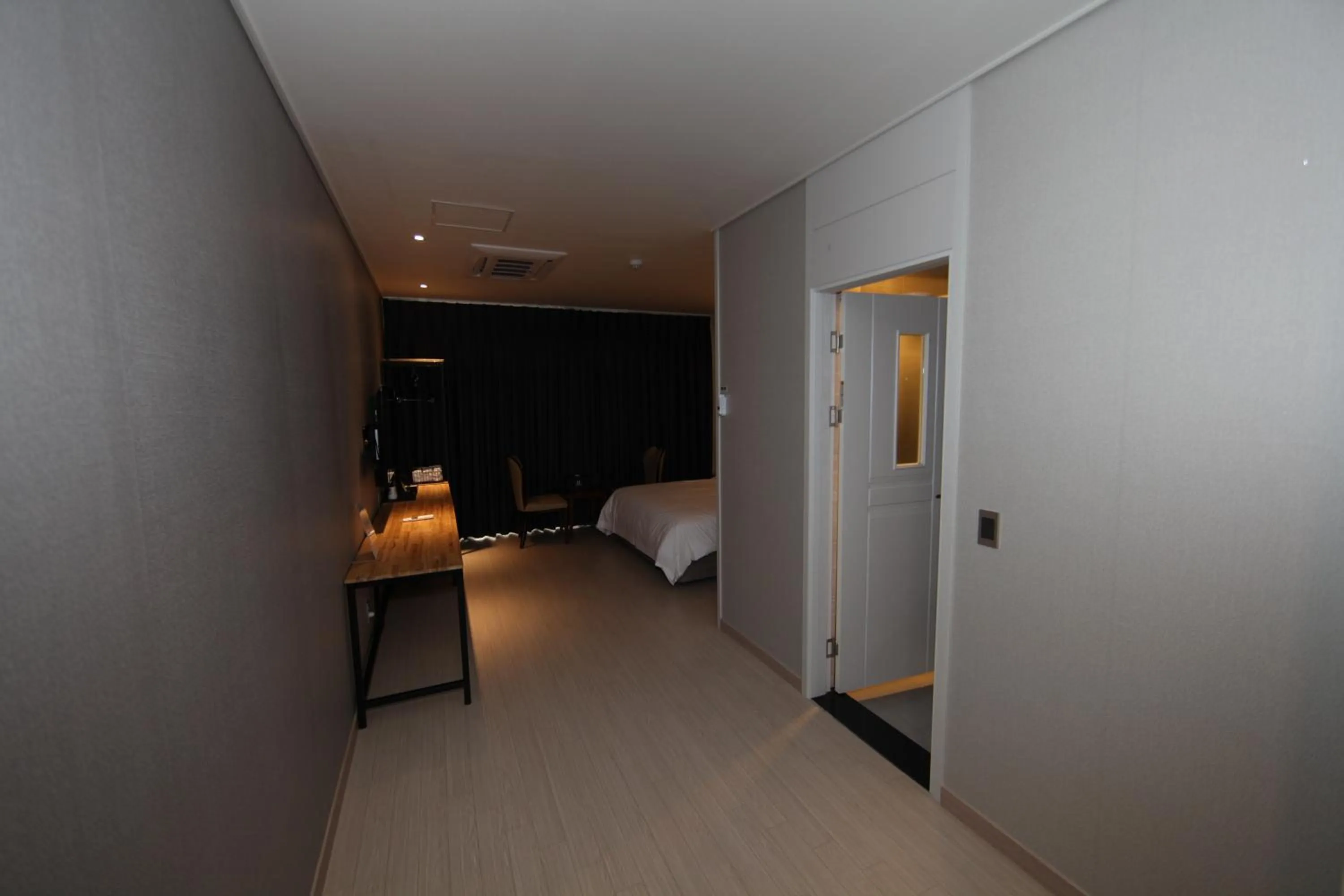 Bed in Tongyeong Bridge Hotel