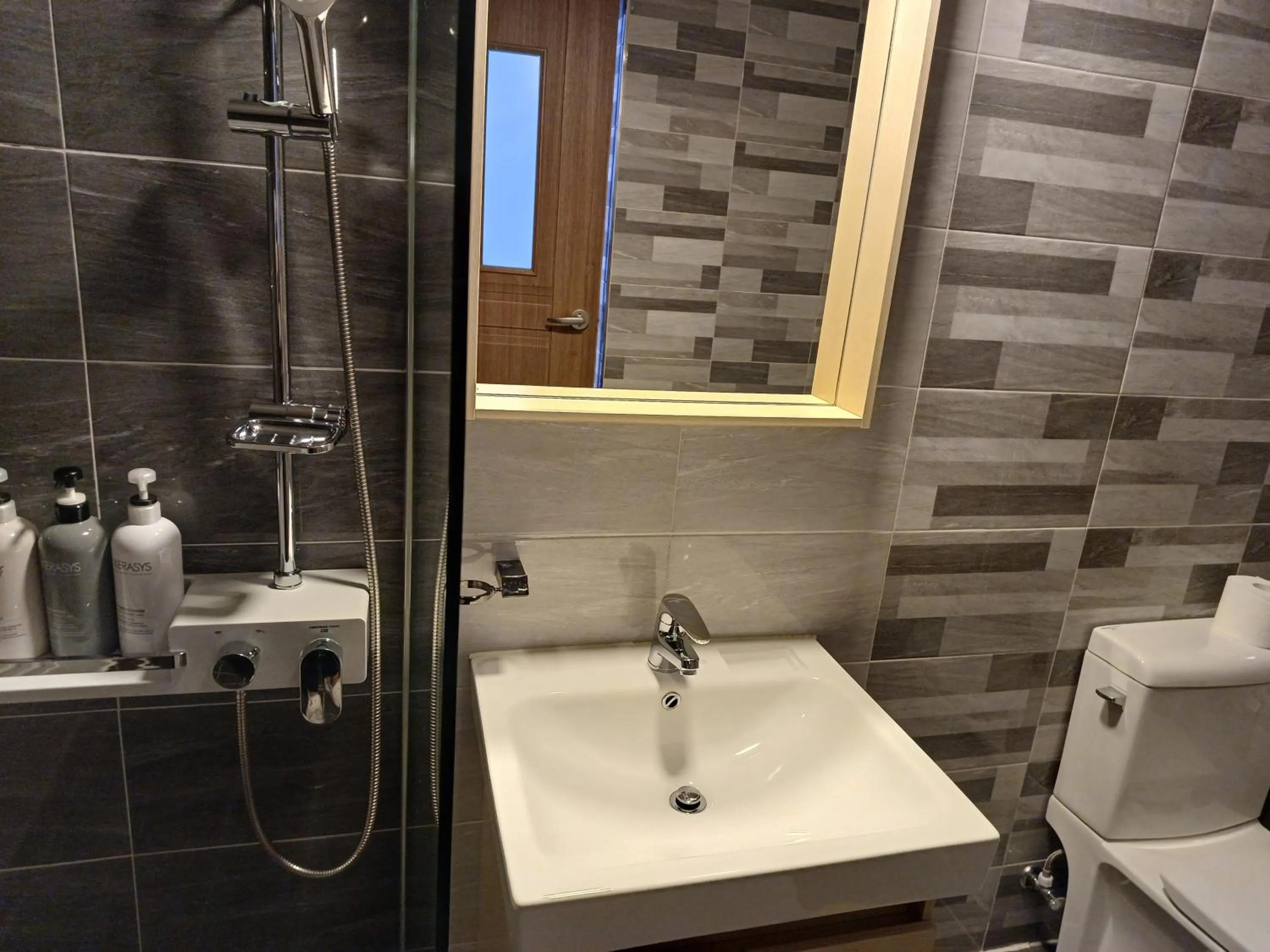 Tongyeong Bridge Hotel