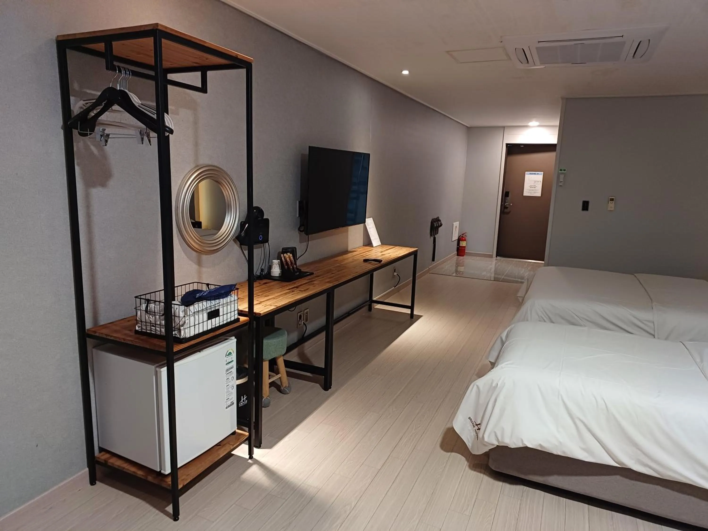 Bed in Tongyeong Bridge Hotel