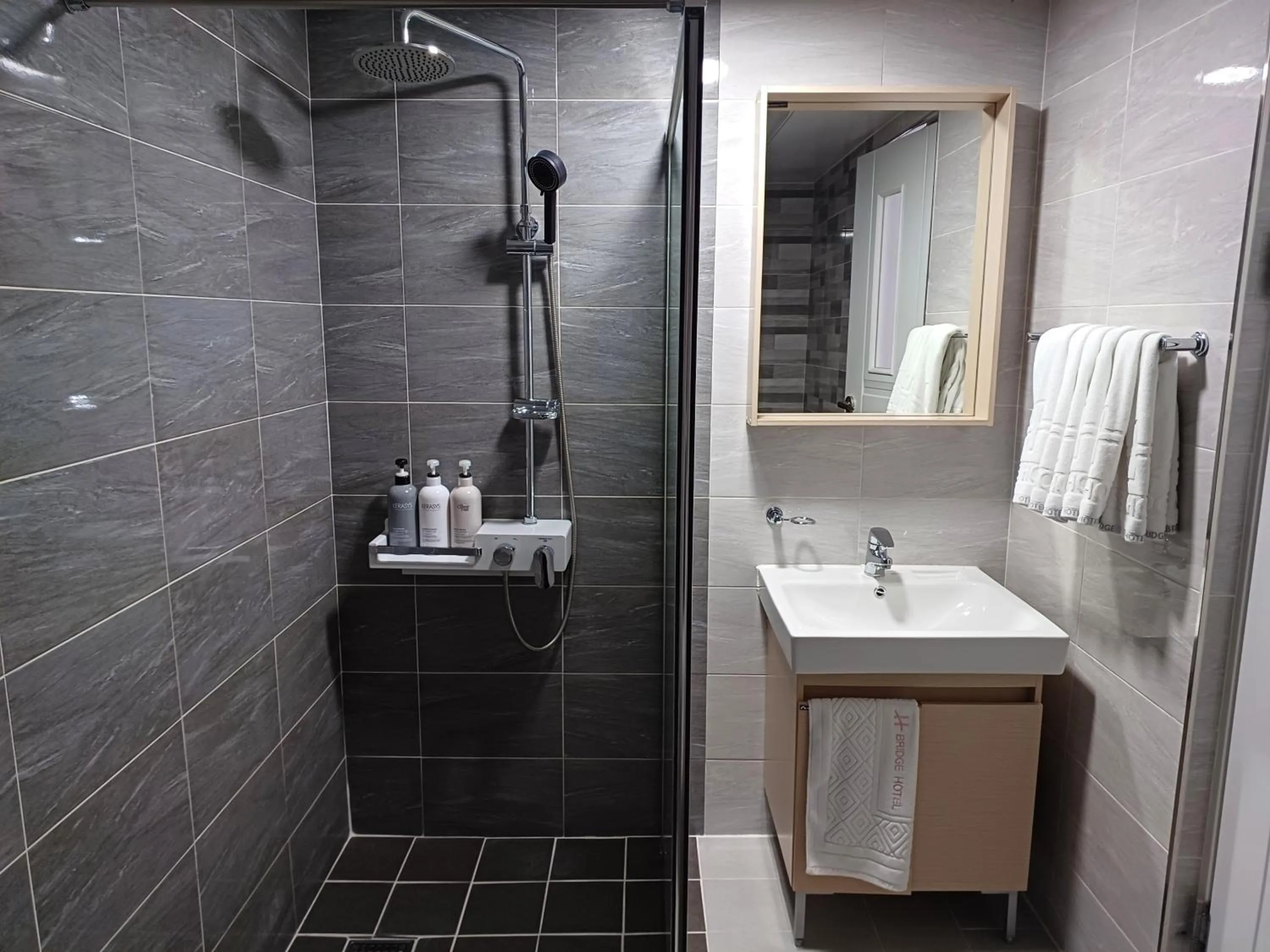 Tongyeong Bridge Hotel