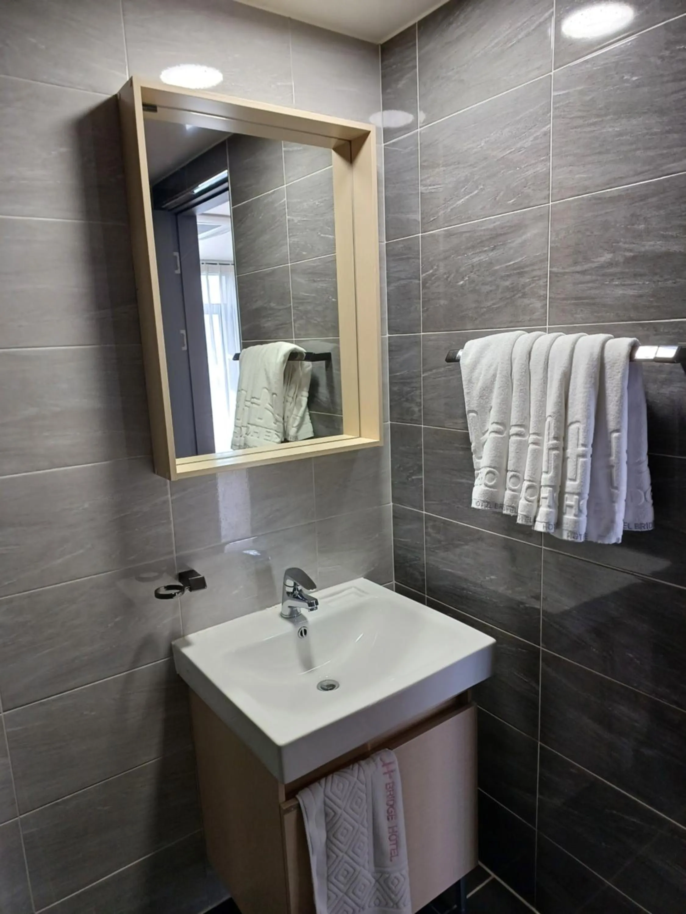 Tongyeong Bridge Hotel