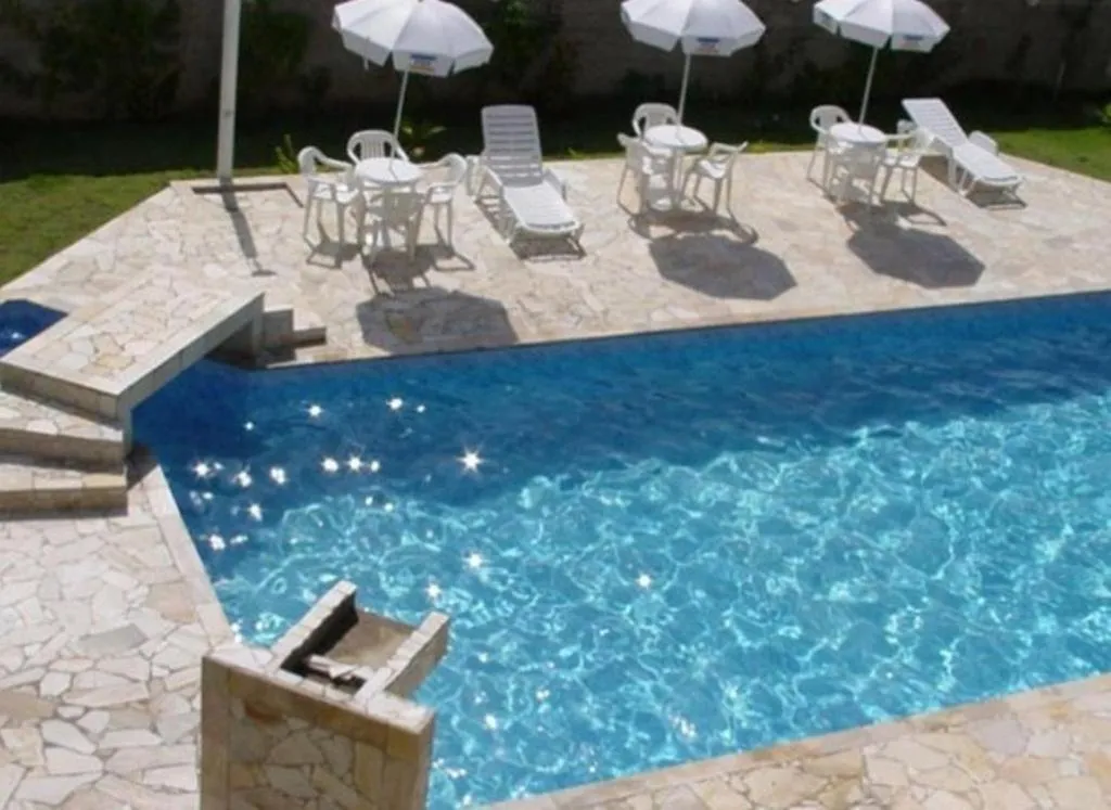 Swimming pool in Hotel Portal de Barequeçaba