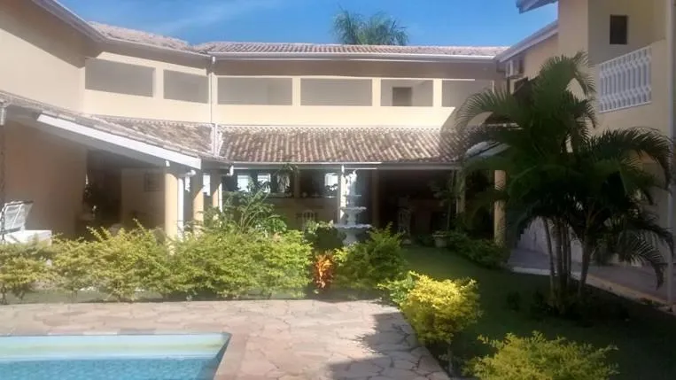 Pool view in Hotel Portal de Barequeçaba