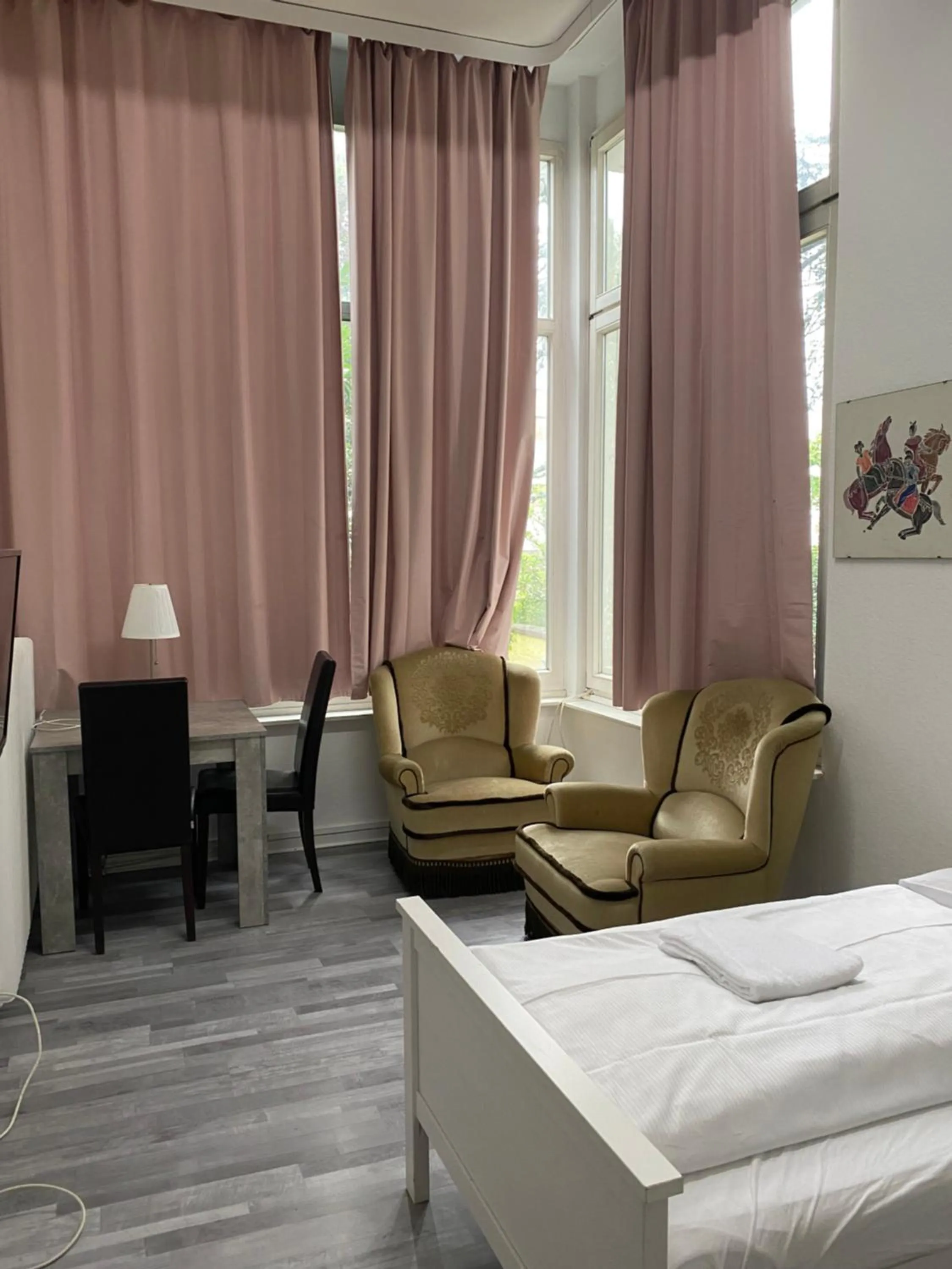 Bed in A&S Ferienwohnungen Koblenzer Strasse