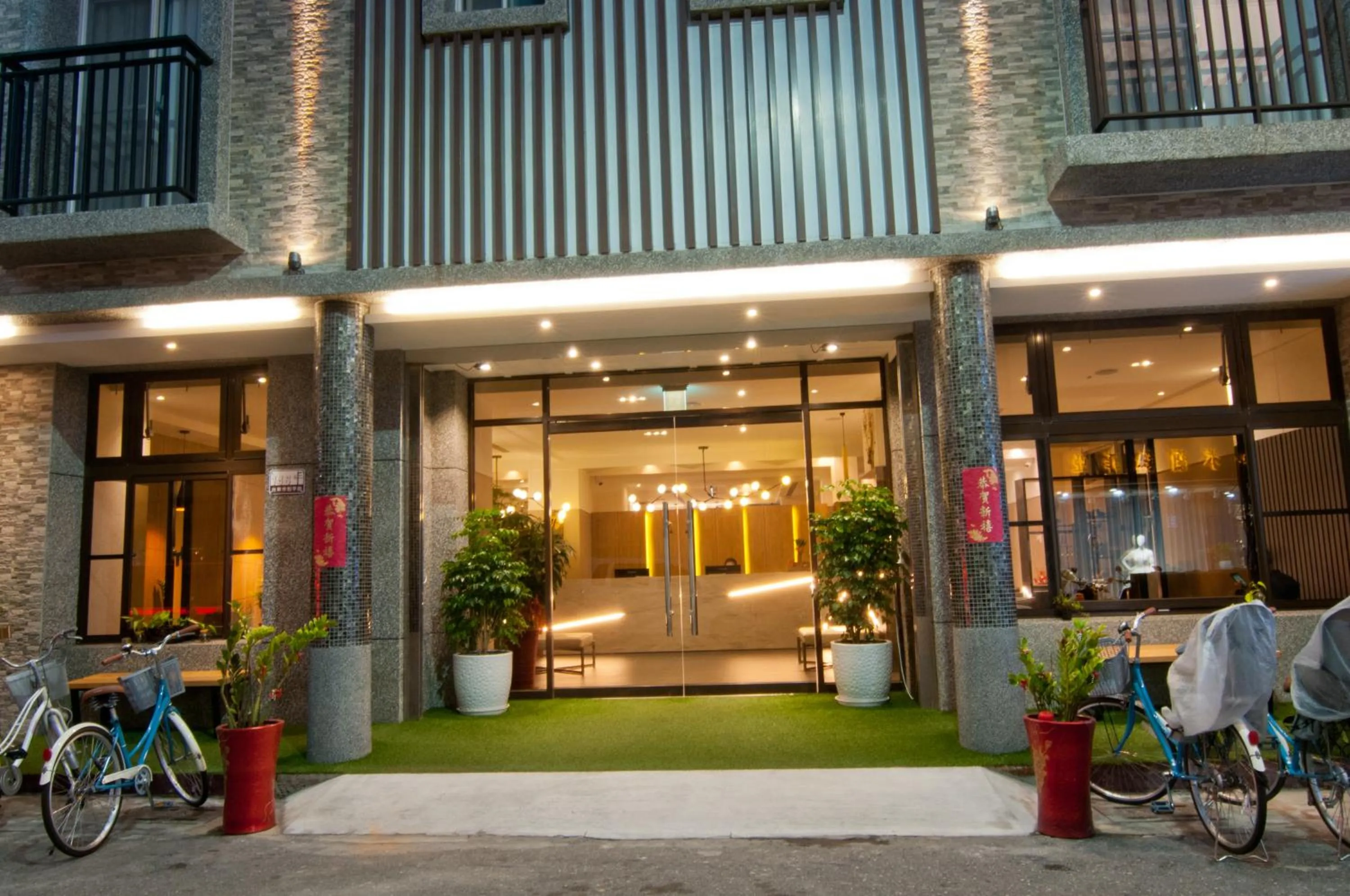 Property building in Feng-Chi Inn