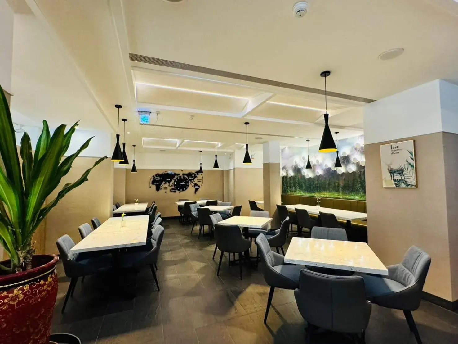 Property building in Feng-Chi Inn Property building in Feng-Chi Inn