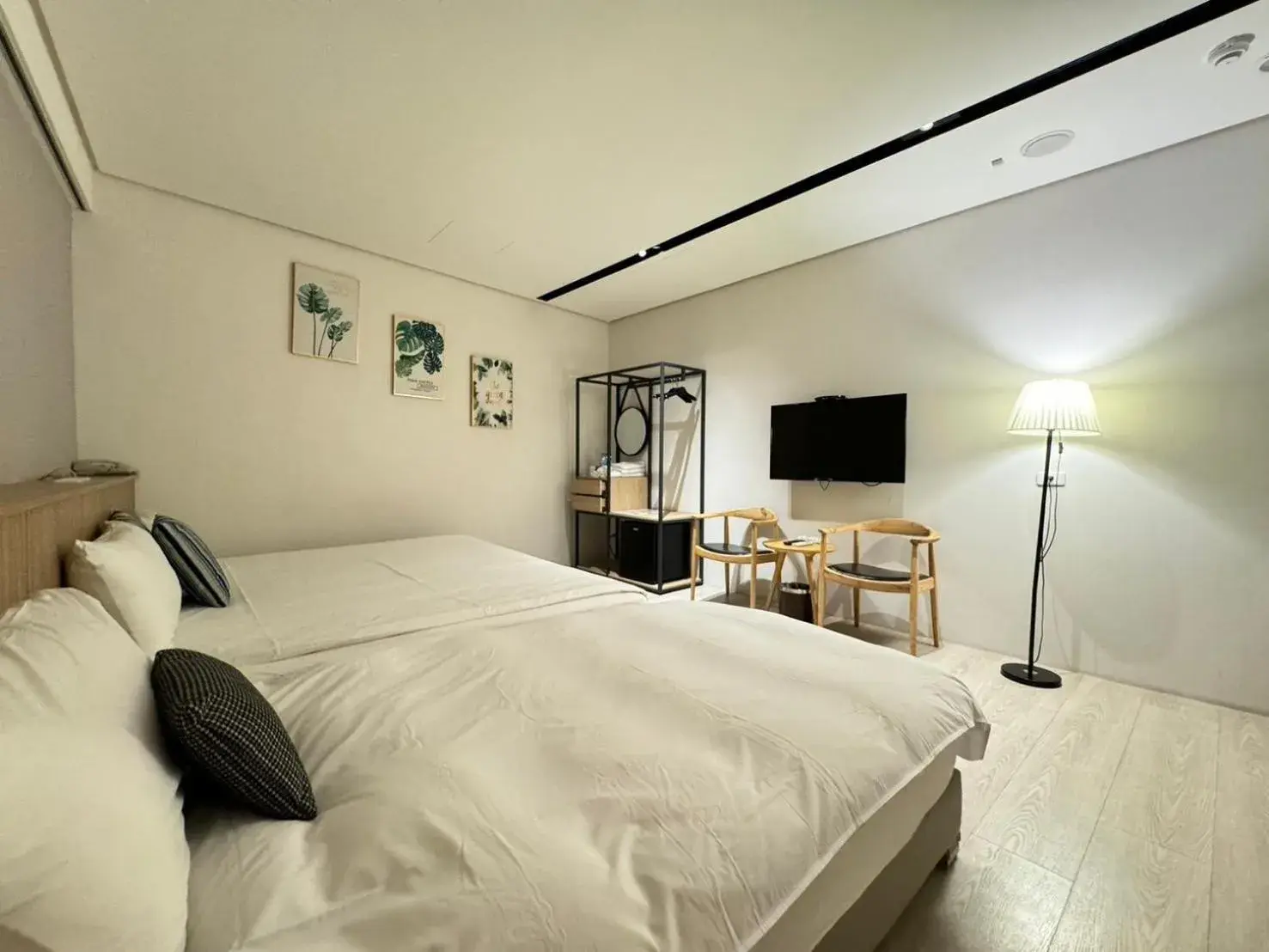 Property building, Bed in Feng-Chi Inn Property building, Bed in Feng-Chi Inn