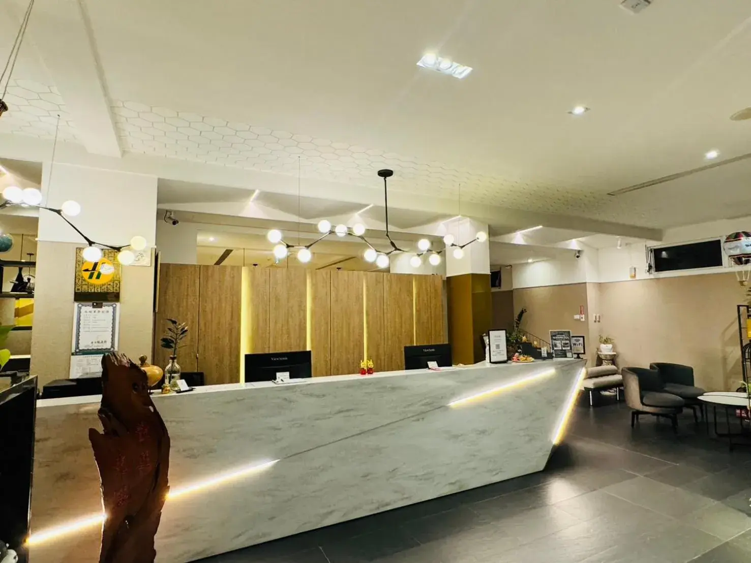 Property building in Feng-Chi Inn Property building in Feng-Chi Inn