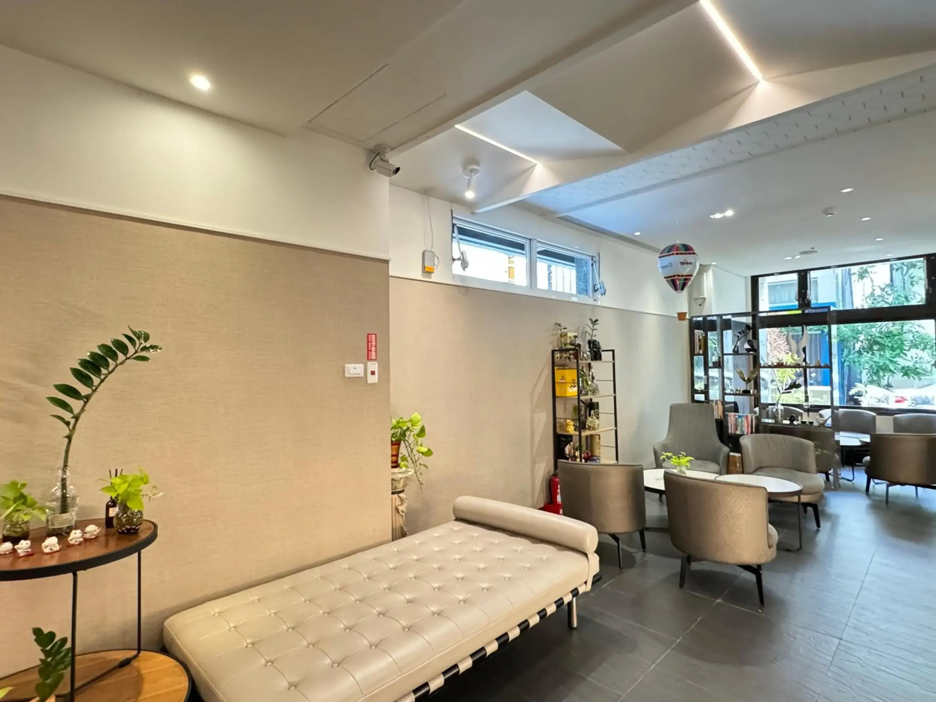 Property building in Feng-Chi Inn Property building in Feng-Chi Inn