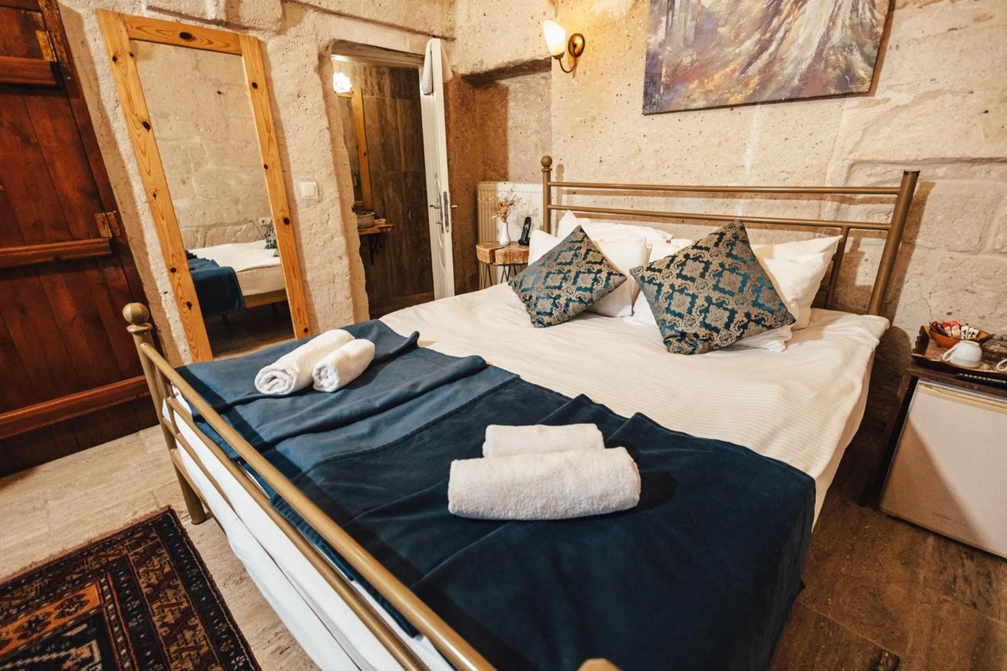 Deluxe Double Room in Young Cave
