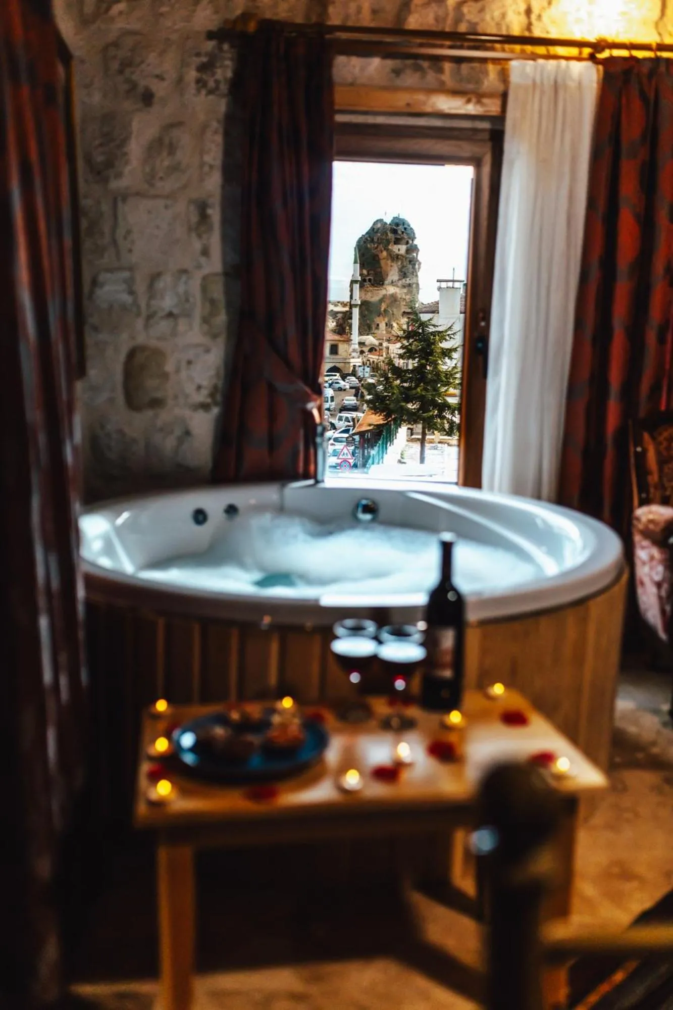 Deluxe Double Room with Castle View in Young Cave
