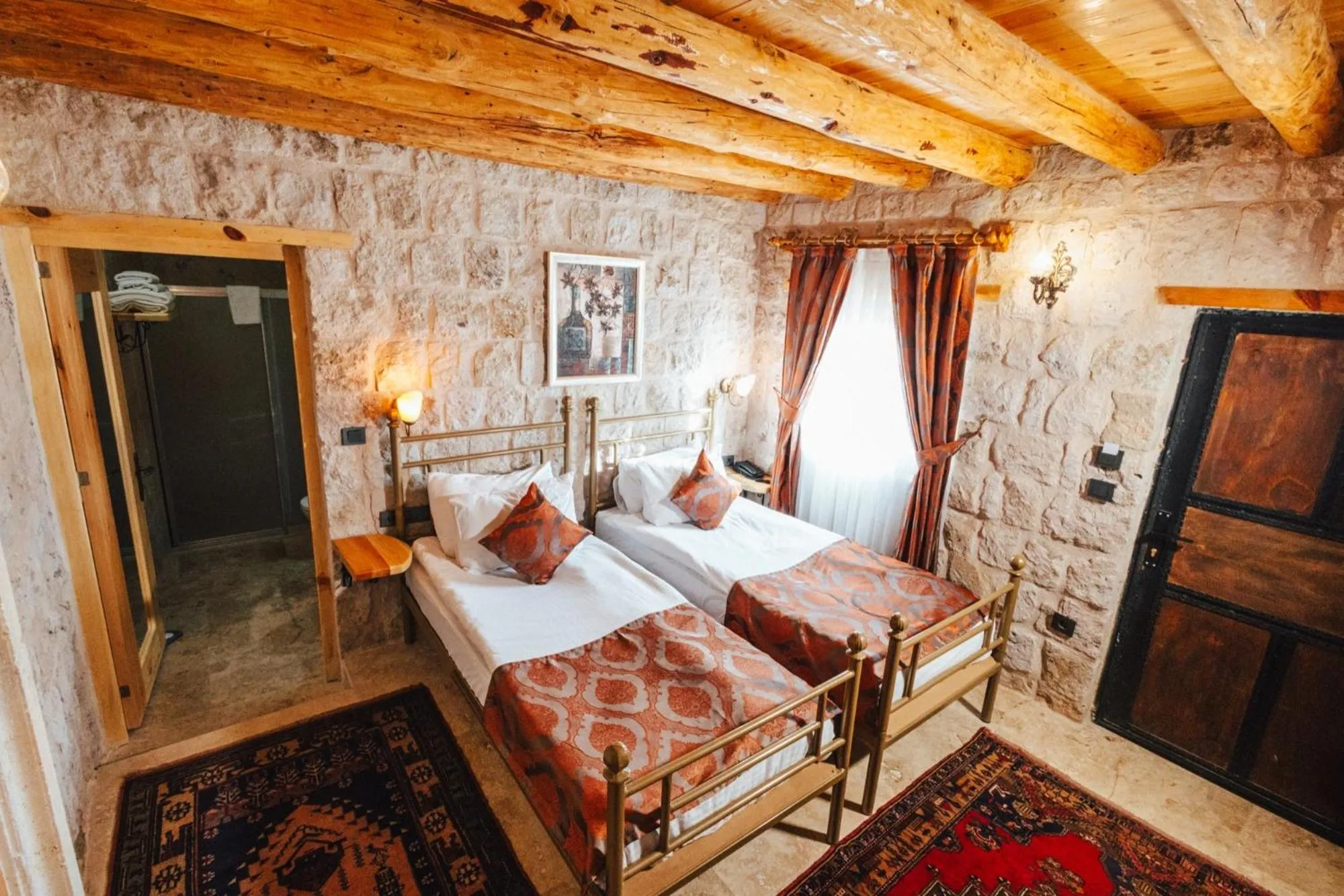Standard Double Room in Young Cave
