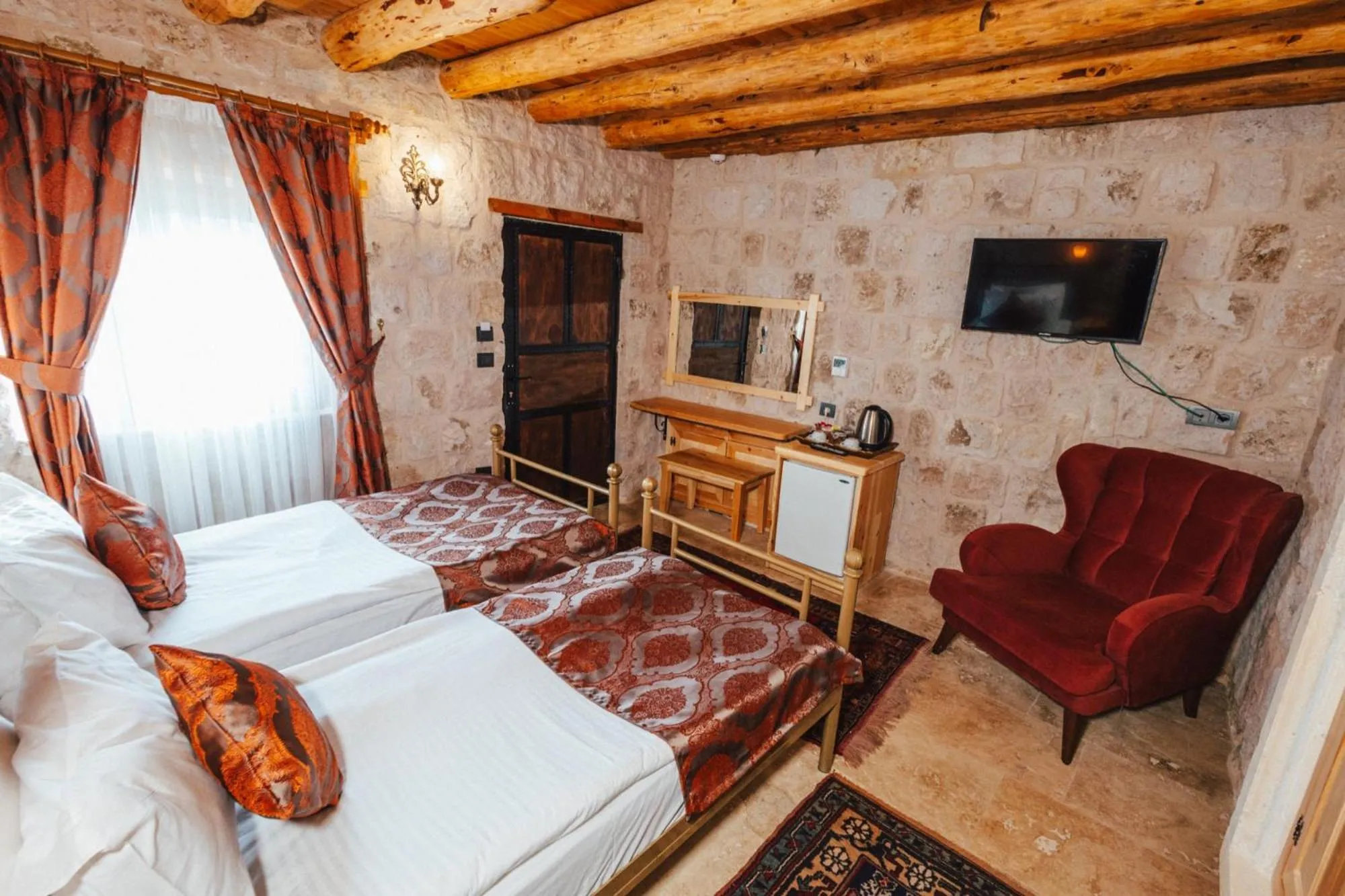 Standard Double Room in Young Cave
