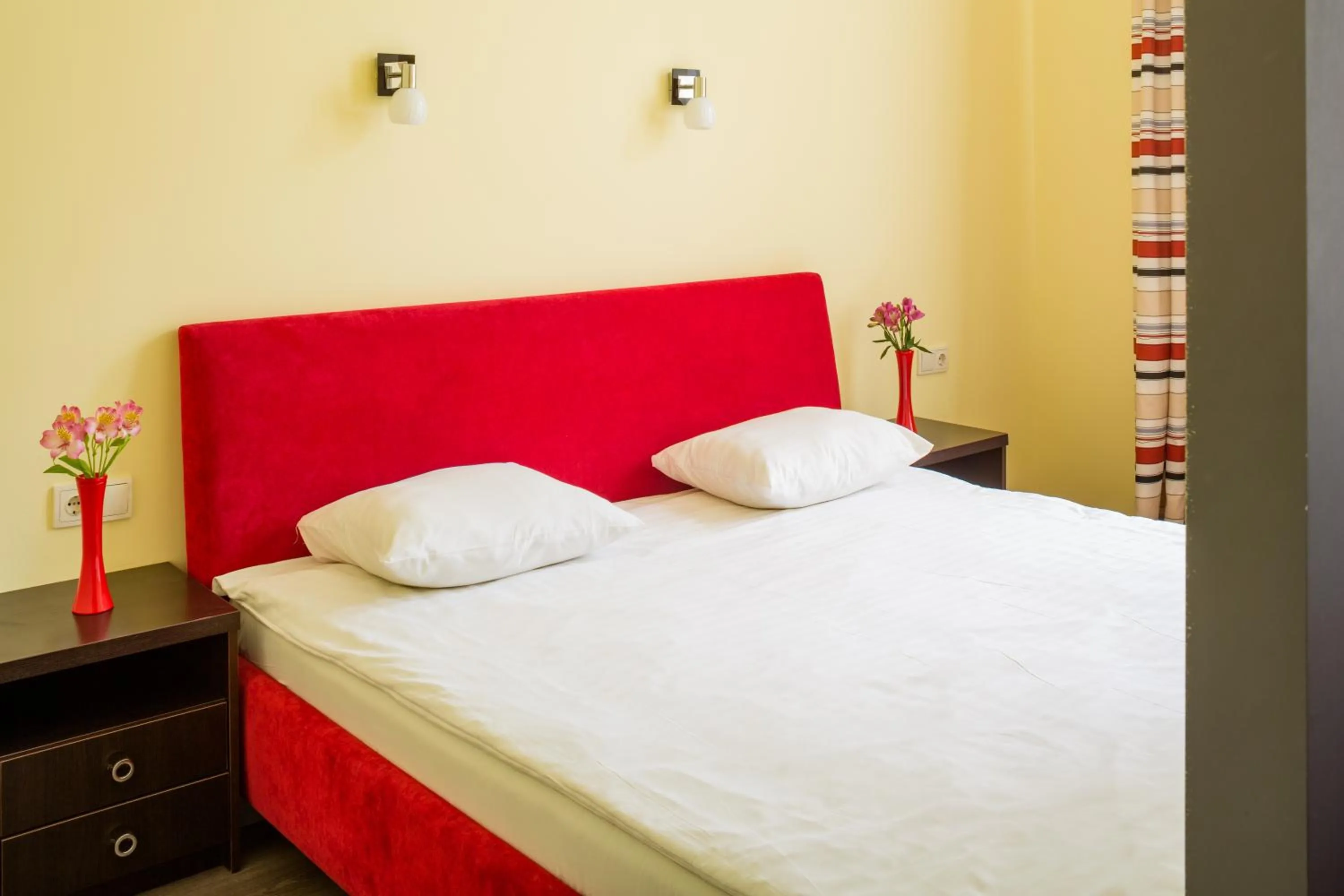 Bedroom, Bed in Apartment Fedkovycha
