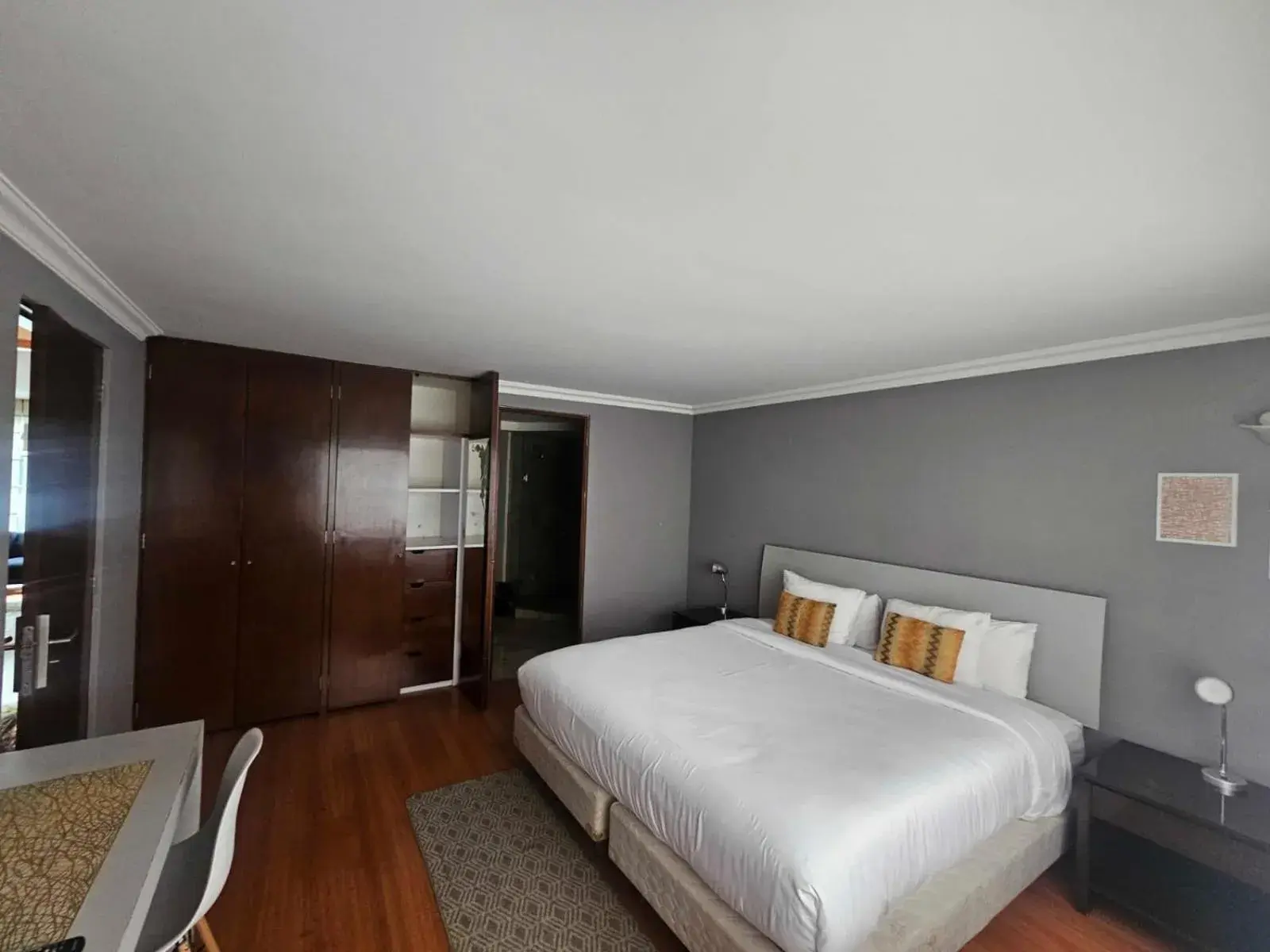 Standard King Room in Residence L´ Heritage Hipólito Taine by BlueBay Standard King Room in Residence L´ Heritage Hipólito Taine by BlueBay