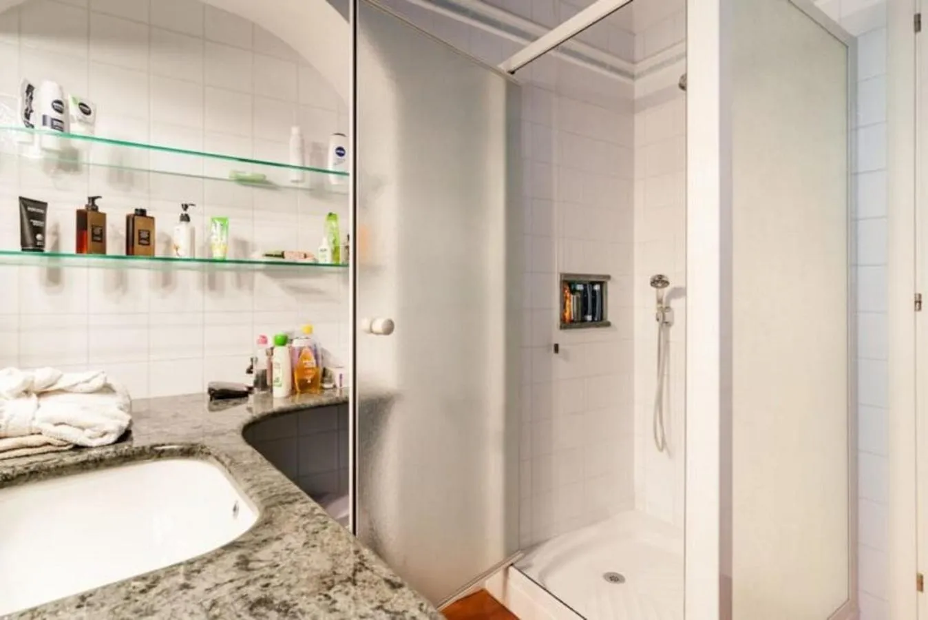 Shower in Villa Magnolia Lago Maggiore