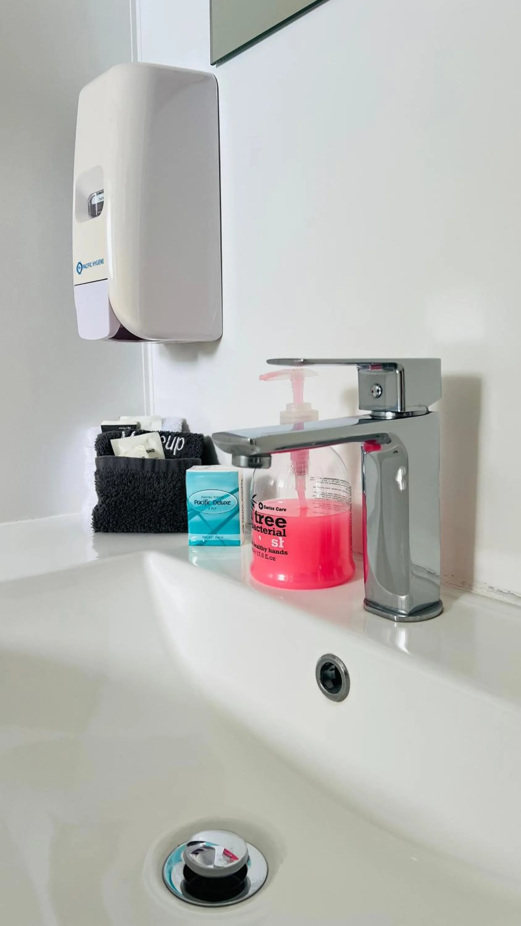 Bathroom in 18th Avenue Thermal Motel