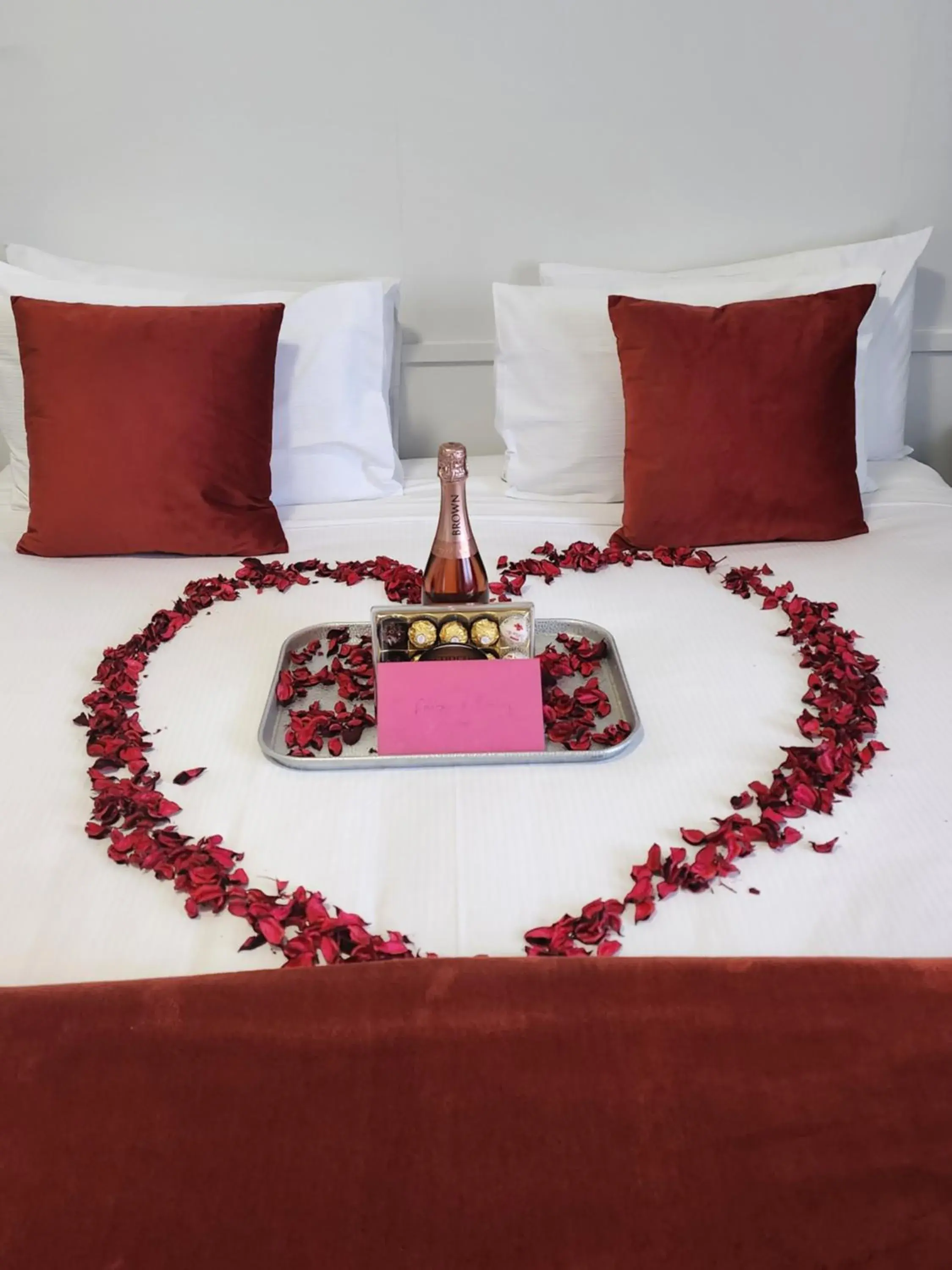 Bed in 18th Avenue Thermal Motel Bed in 18th Avenue Thermal Motel