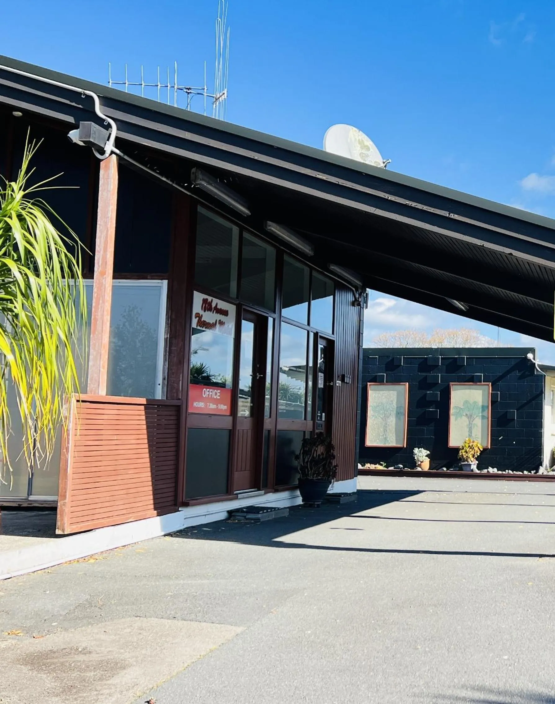 Property building in 18th Avenue Thermal Motel