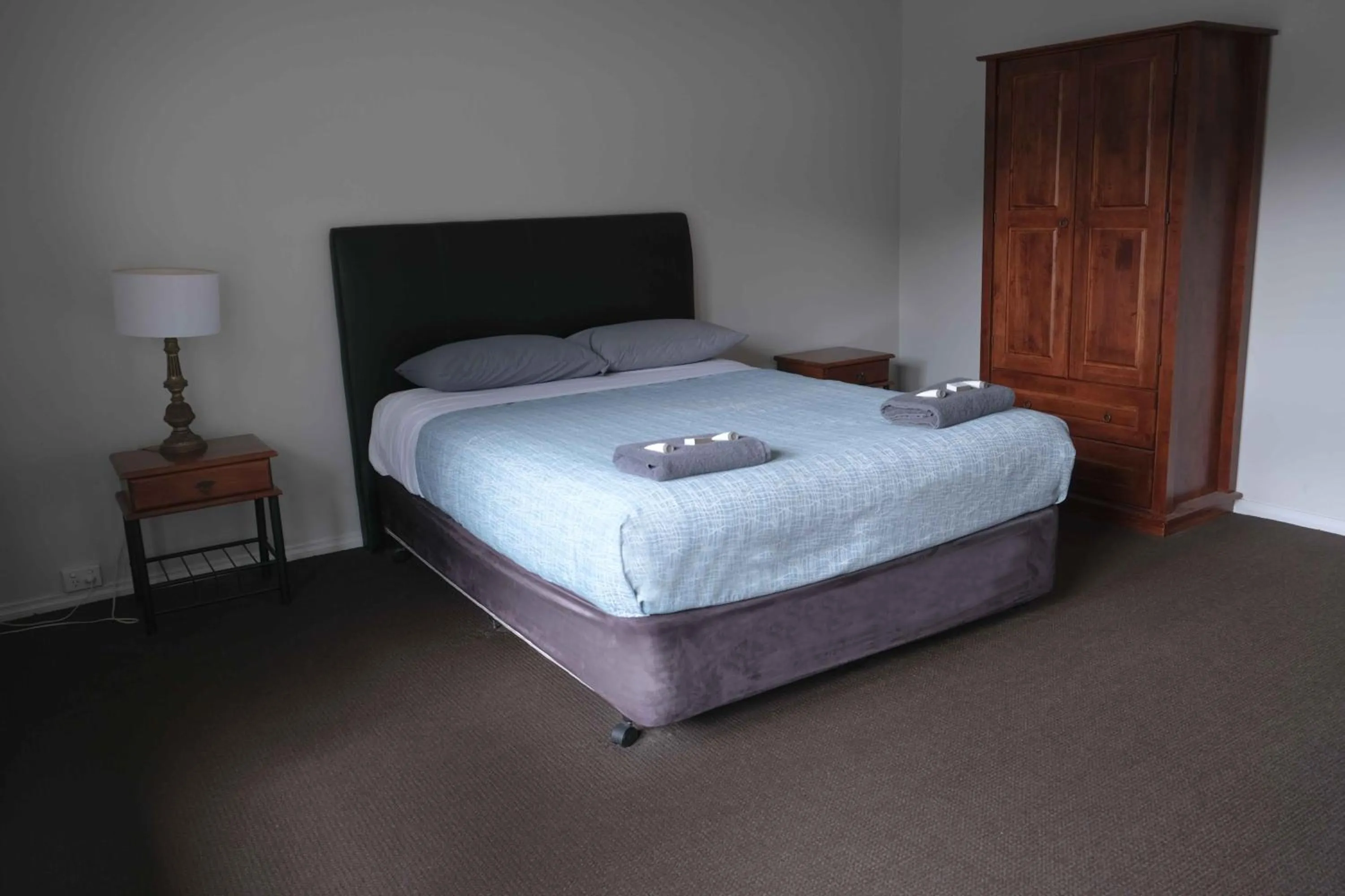 Bed in Manjimup Gateway Hotel