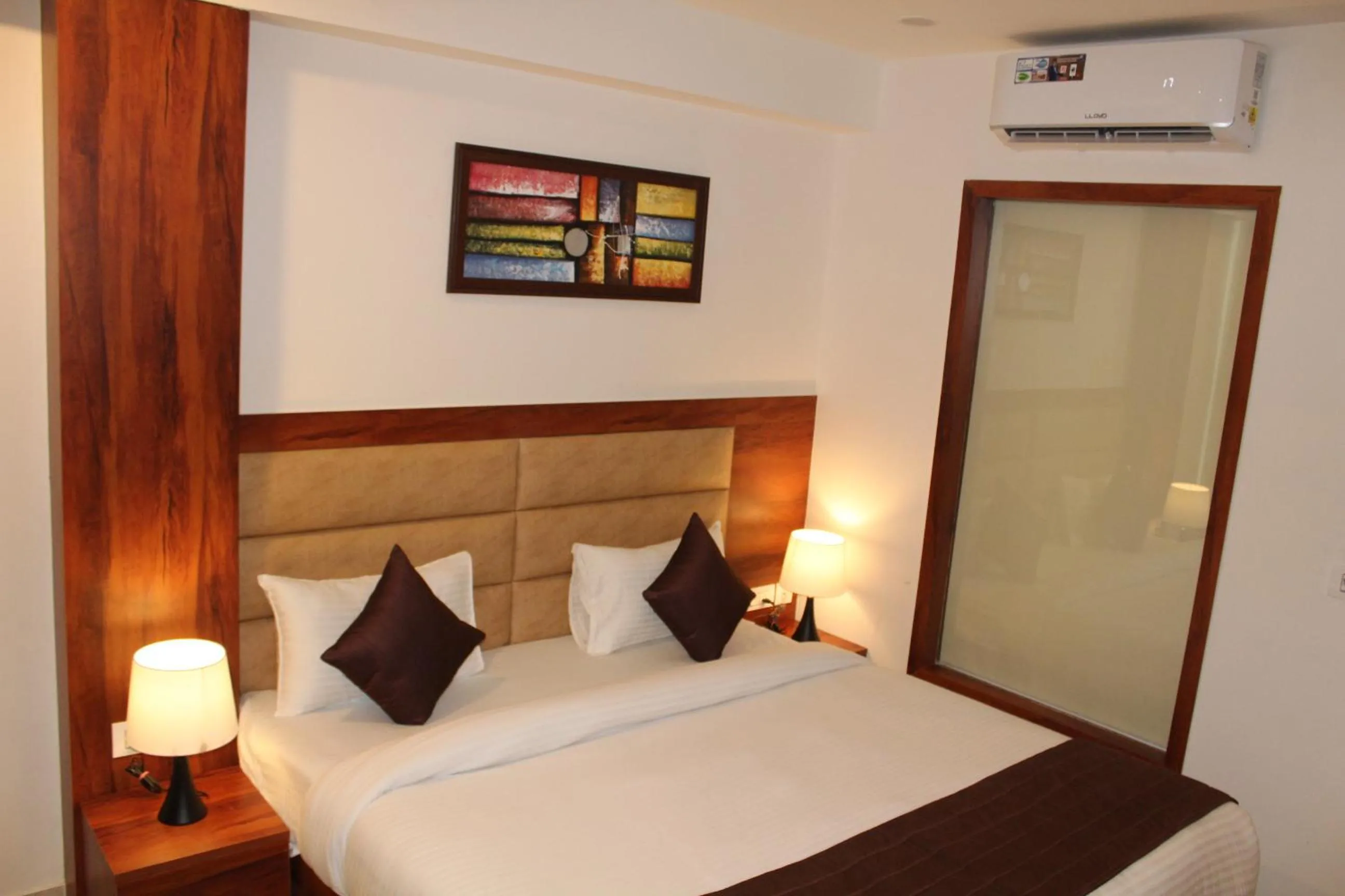 Bed in Red Crown Hotel