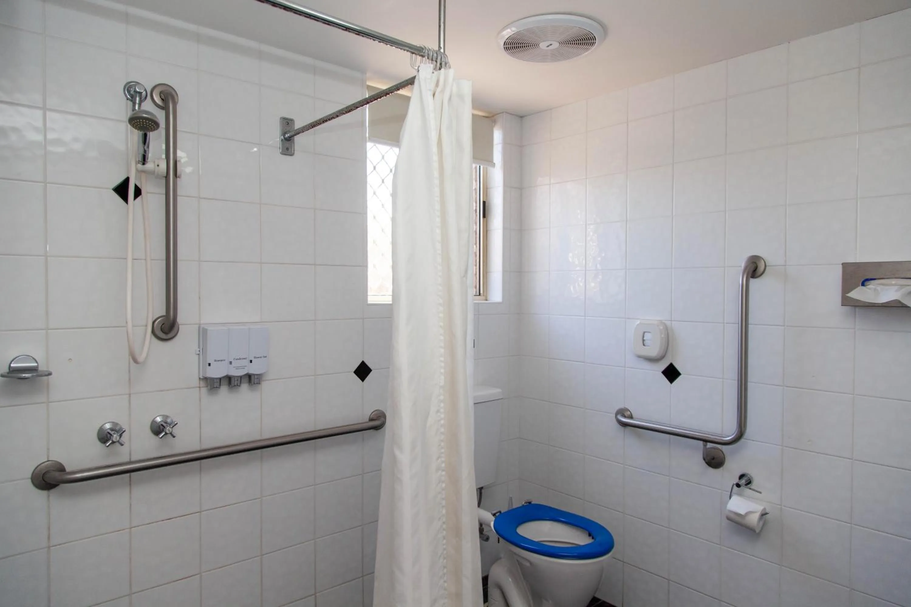 Bathroom in Matilda Motor Inn