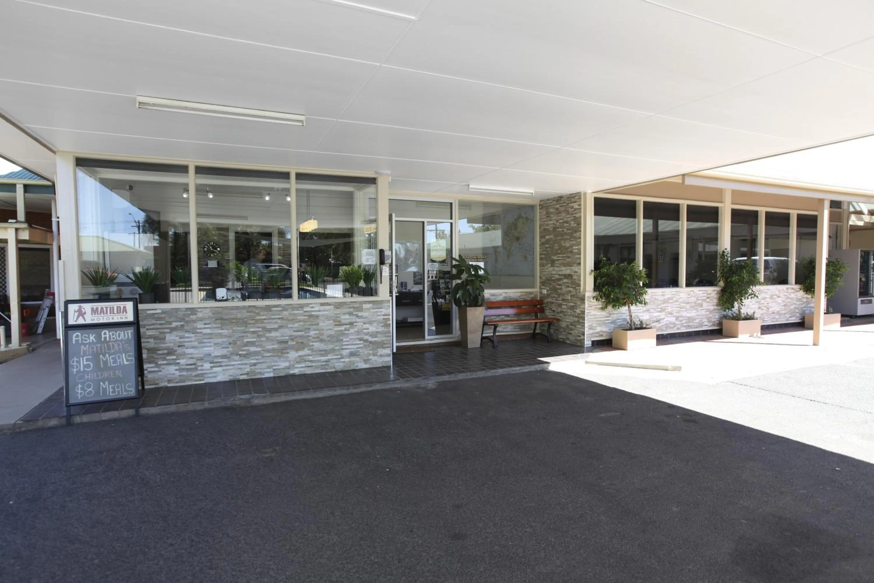 Property building in Matilda Motor Inn