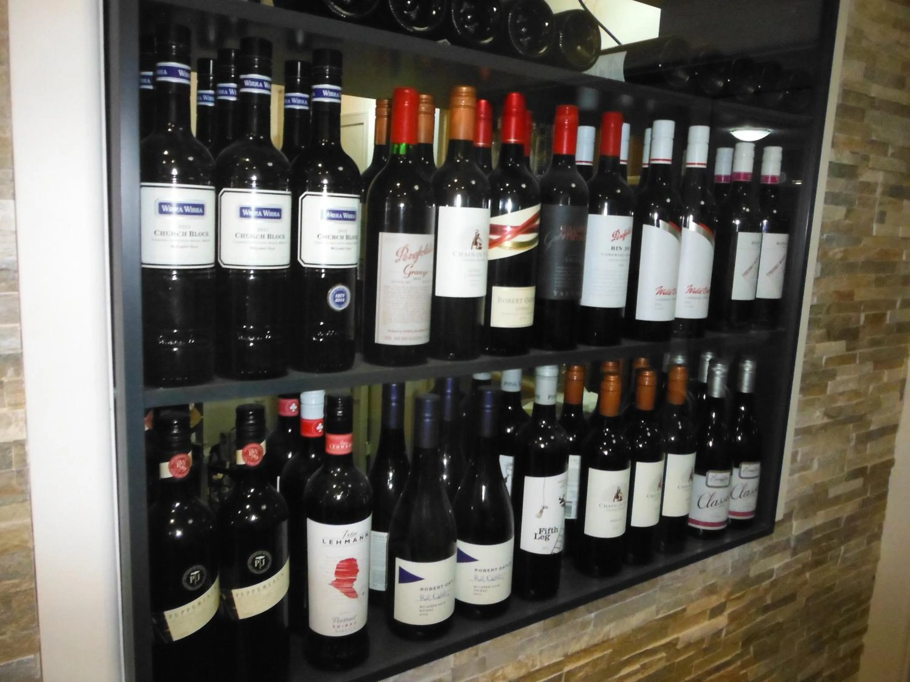 Drinks in Matilda Motor Inn