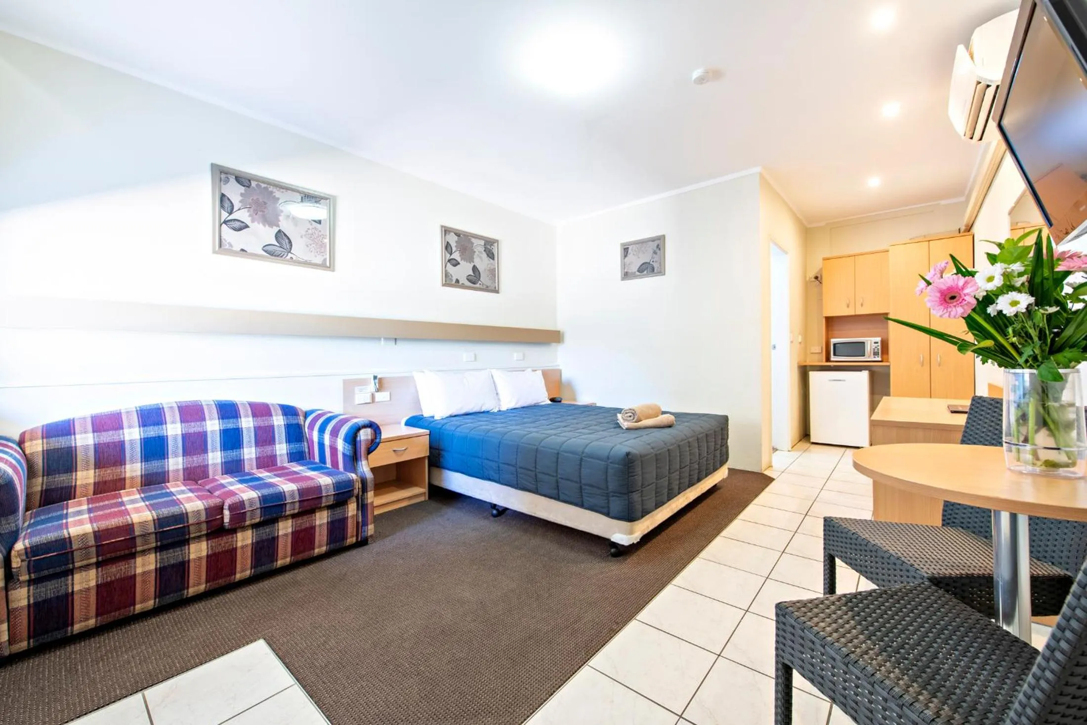 Bed in Matilda Motor Inn