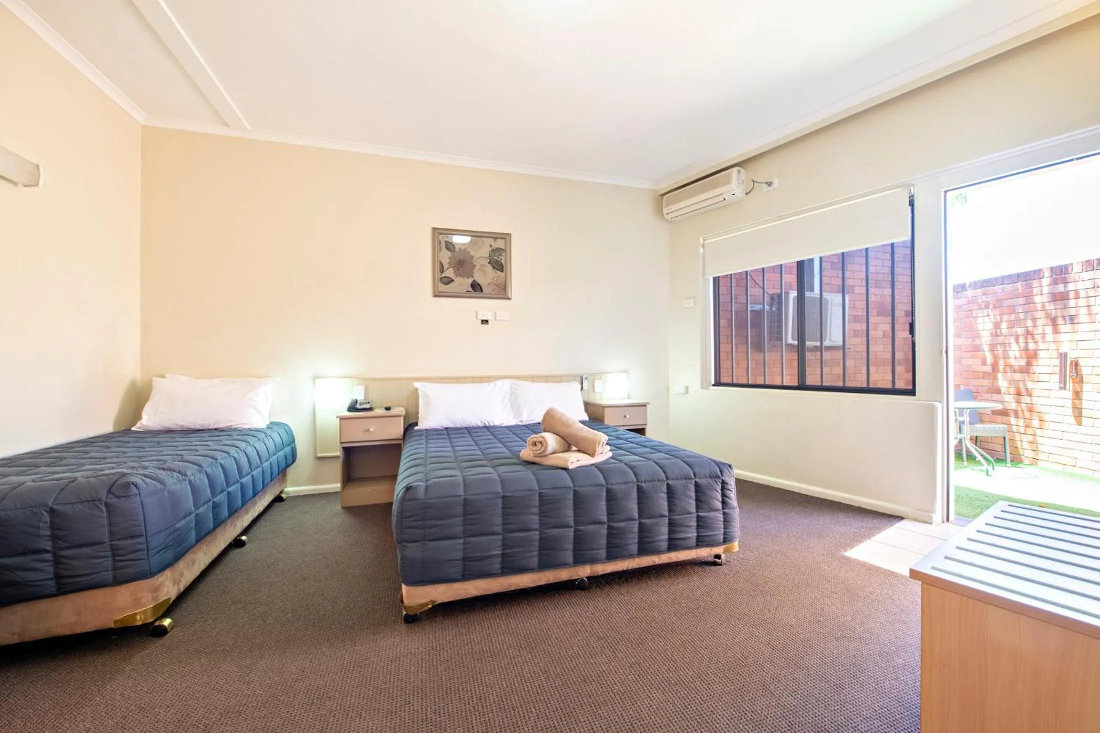 Bed in Matilda Motor Inn