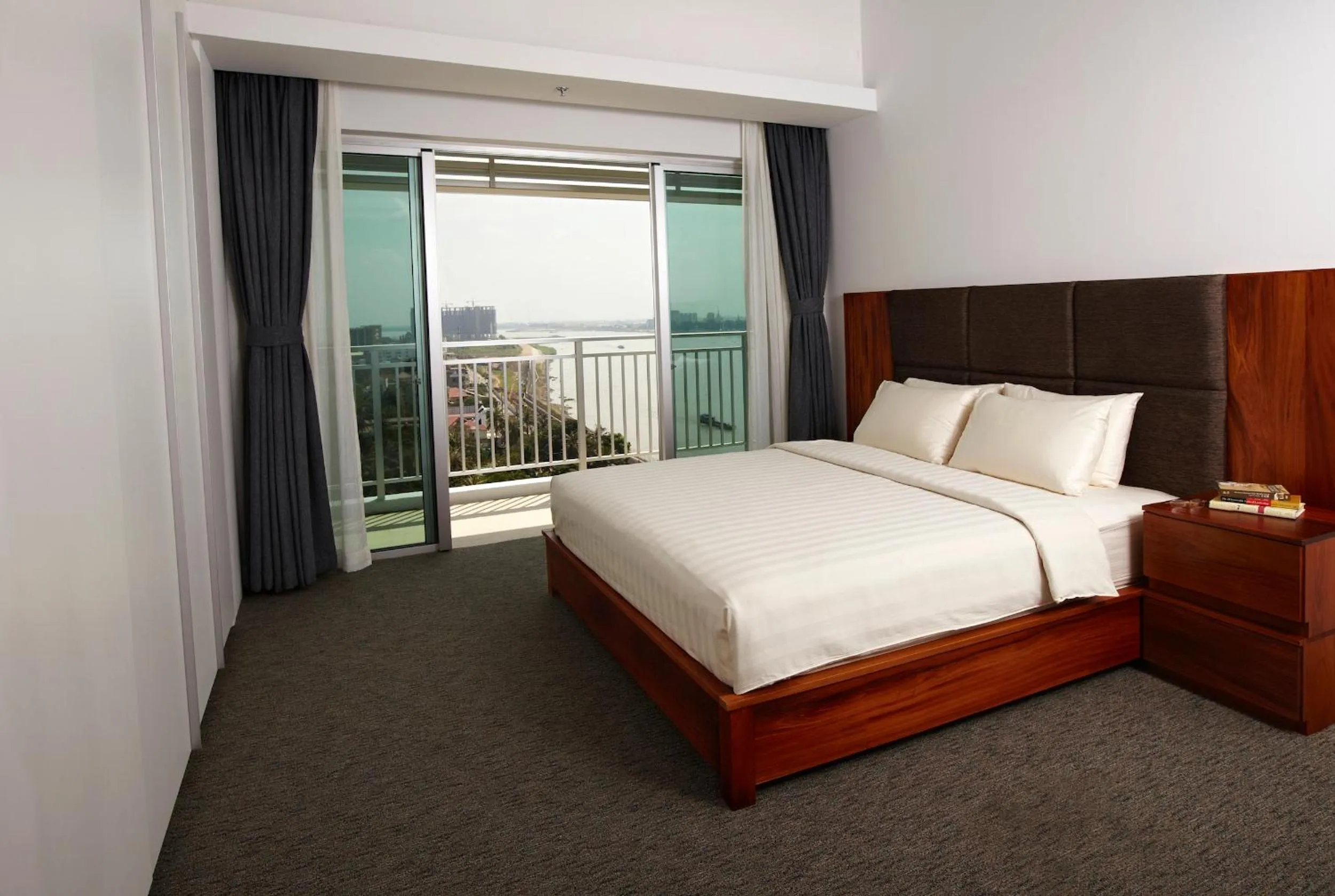 Day, Bed in Bellevue Serviced Apartments