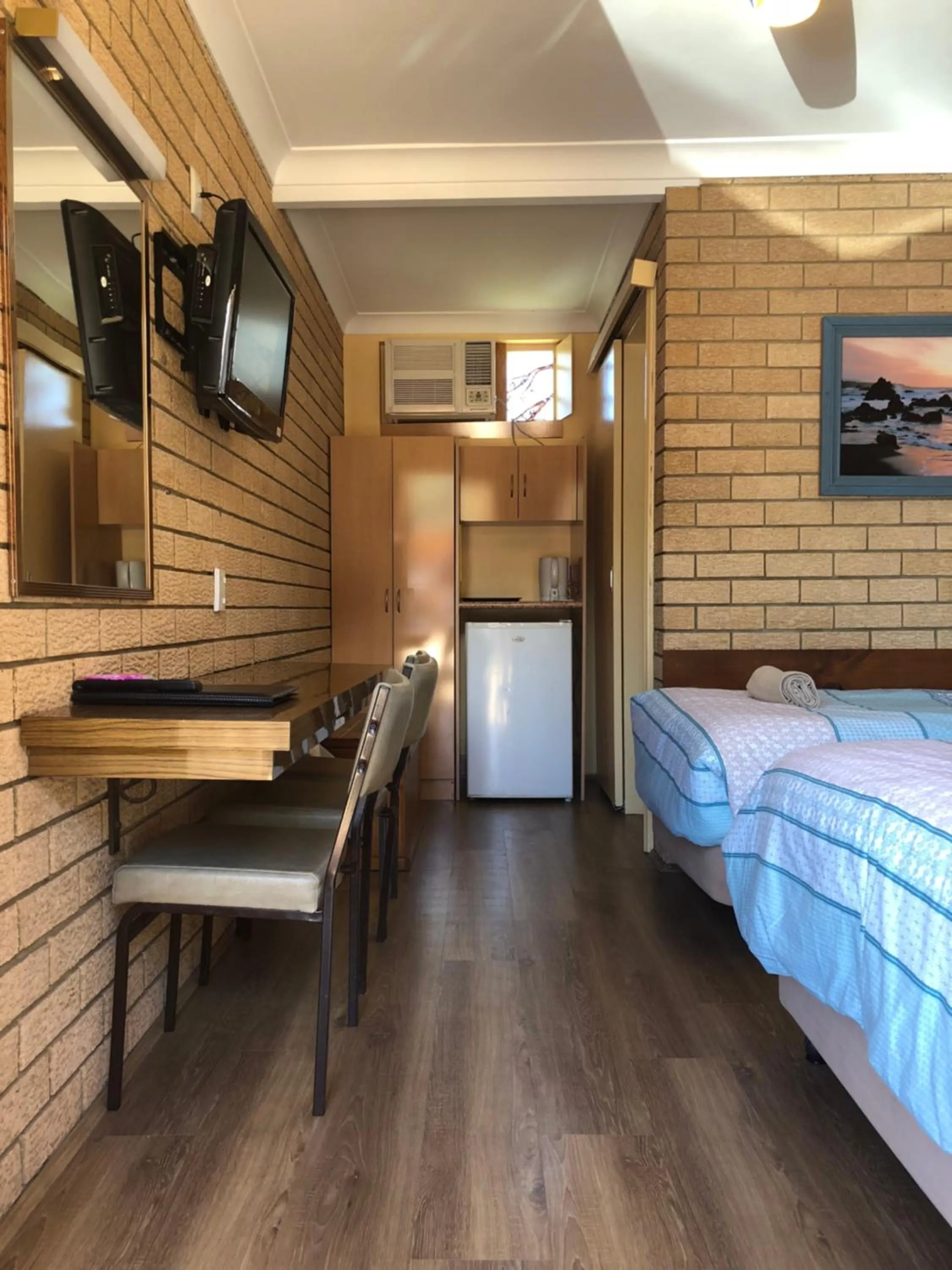 Bed in Lake Front Motel
