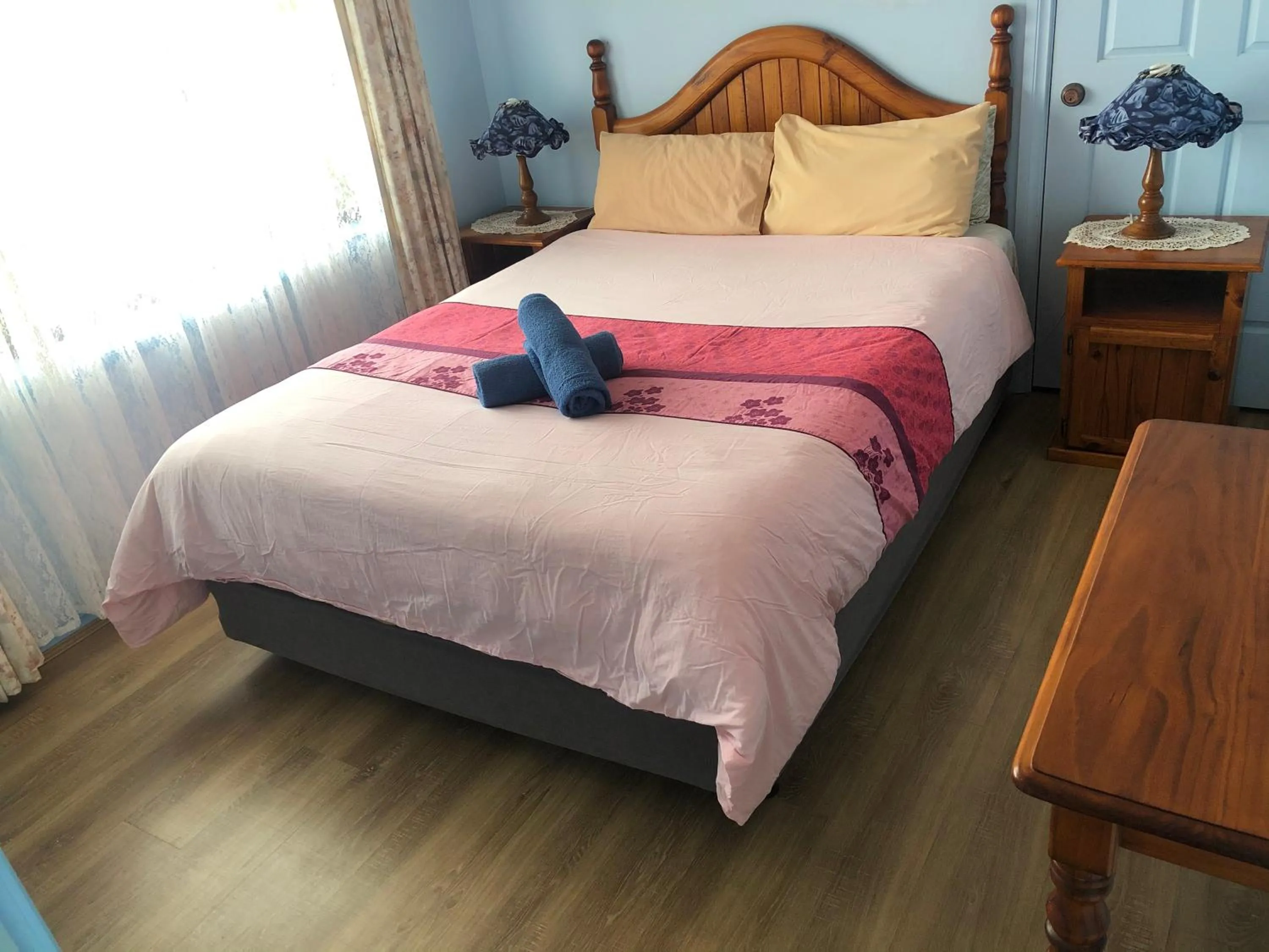 Bed in Lake Front Motel