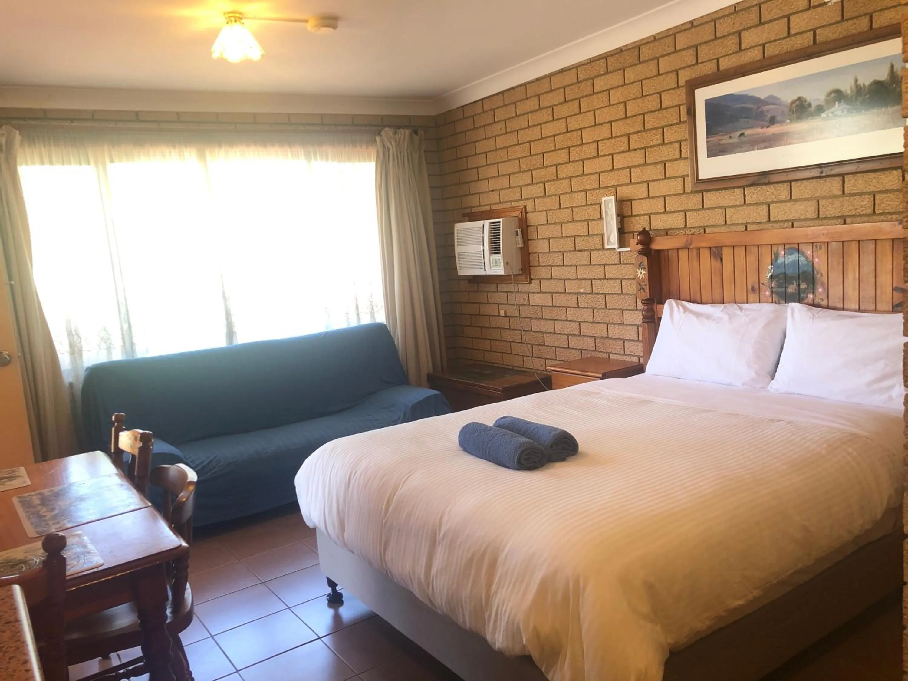 Bed in Lake Front Motel