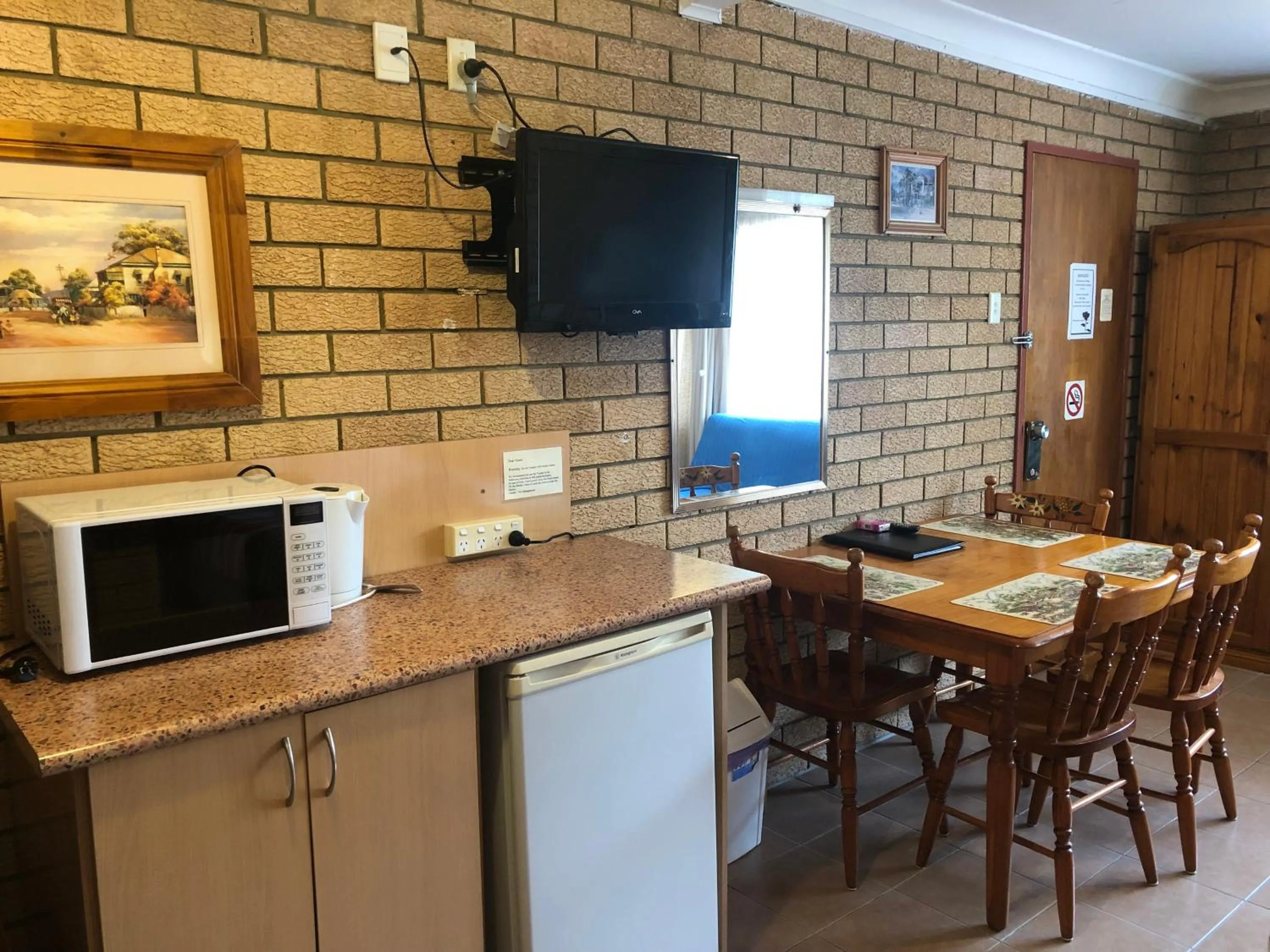 Lake Front Motel
