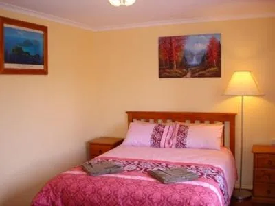 Bed in Lake Front Motel